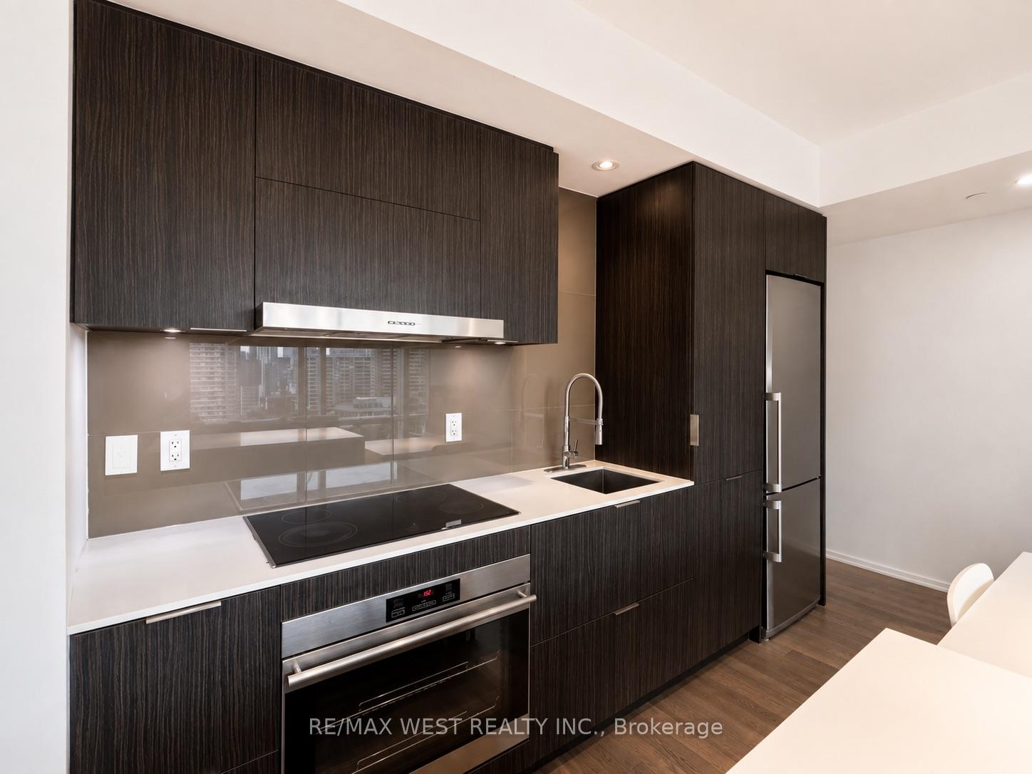 Photo 9 of Unit 1007, 1 Bloor Street E, Toronto, Church-Yonge Corridor — HOMEH