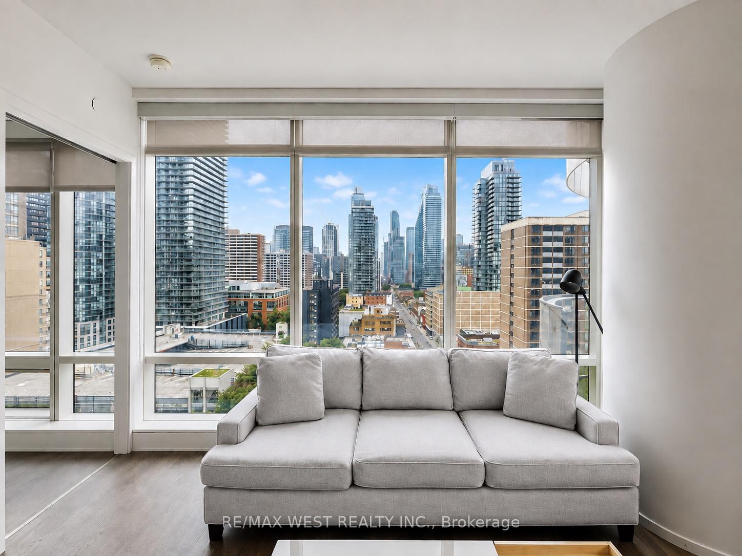 Photo 11 of Unit 1007, 1 Bloor Street E, Toronto, Church-Yonge Corridor — HOMEH