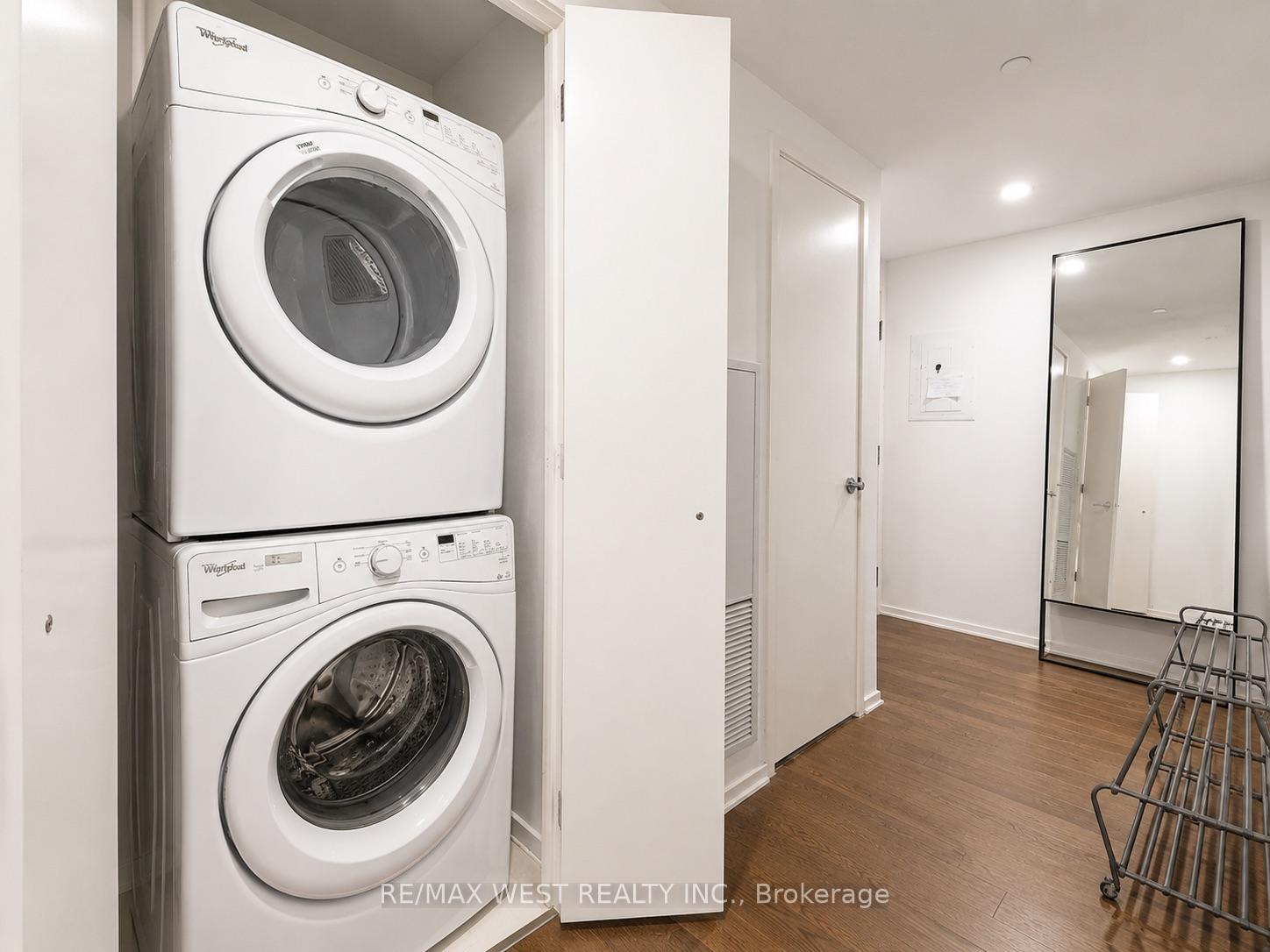 Photo 23 of Unit 1007, 1 Bloor Street E, Toronto, Church-Yonge Corridor — HOMEH