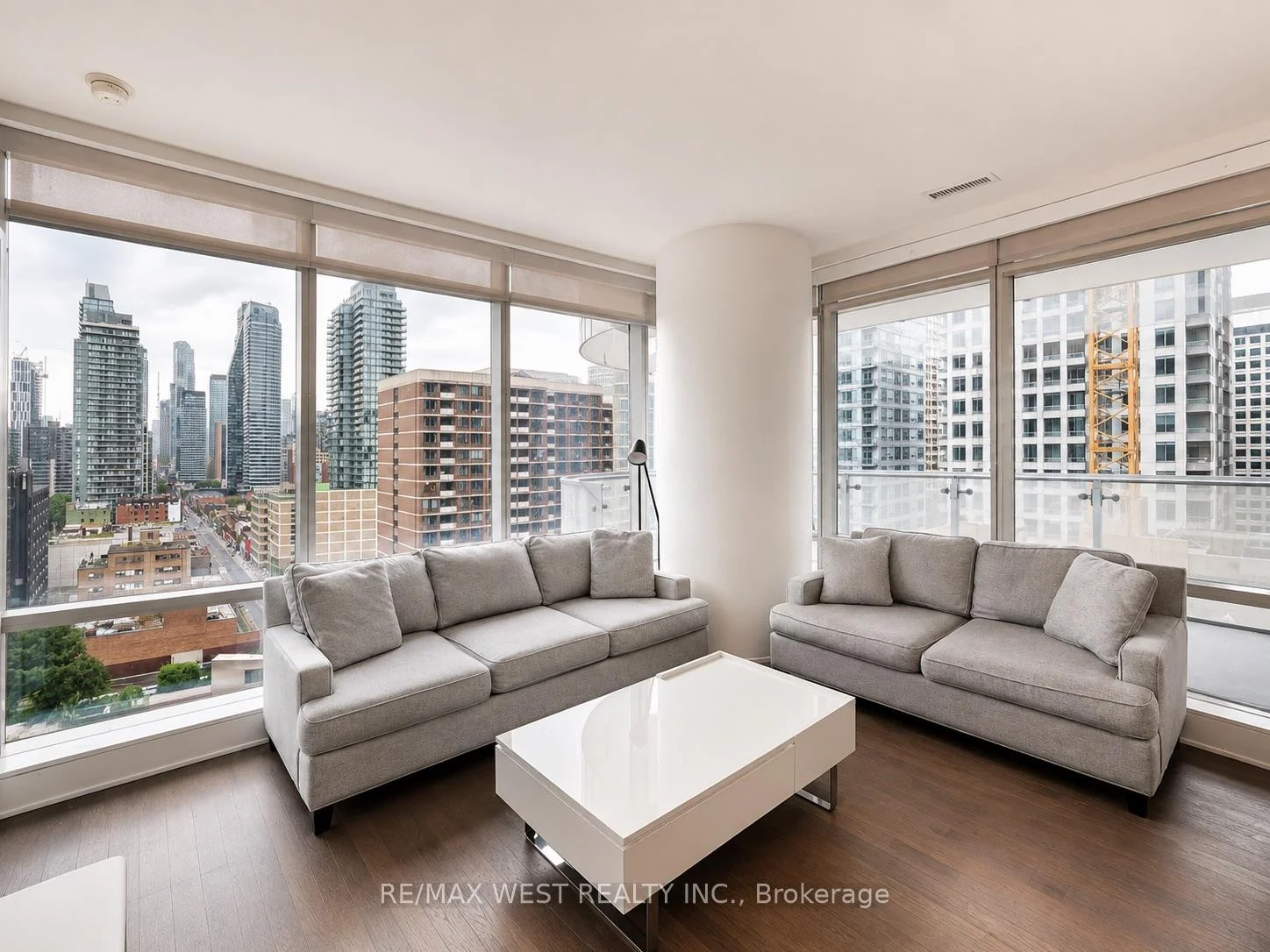 Photo 6 of Unit 1007, 1 Bloor Street E, Toronto, Church-Yonge Corridor — HOMEH