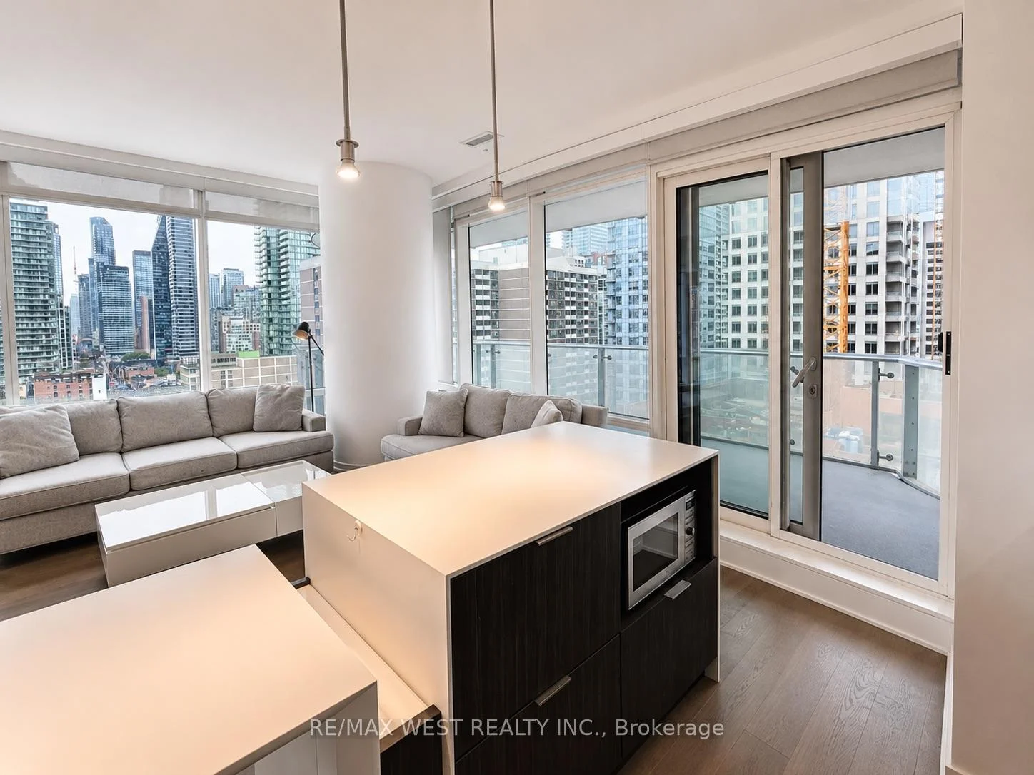 Photo 15 of Unit 1007, 1 Bloor Street E, Toronto, Church-Yonge Corridor — HOMEH