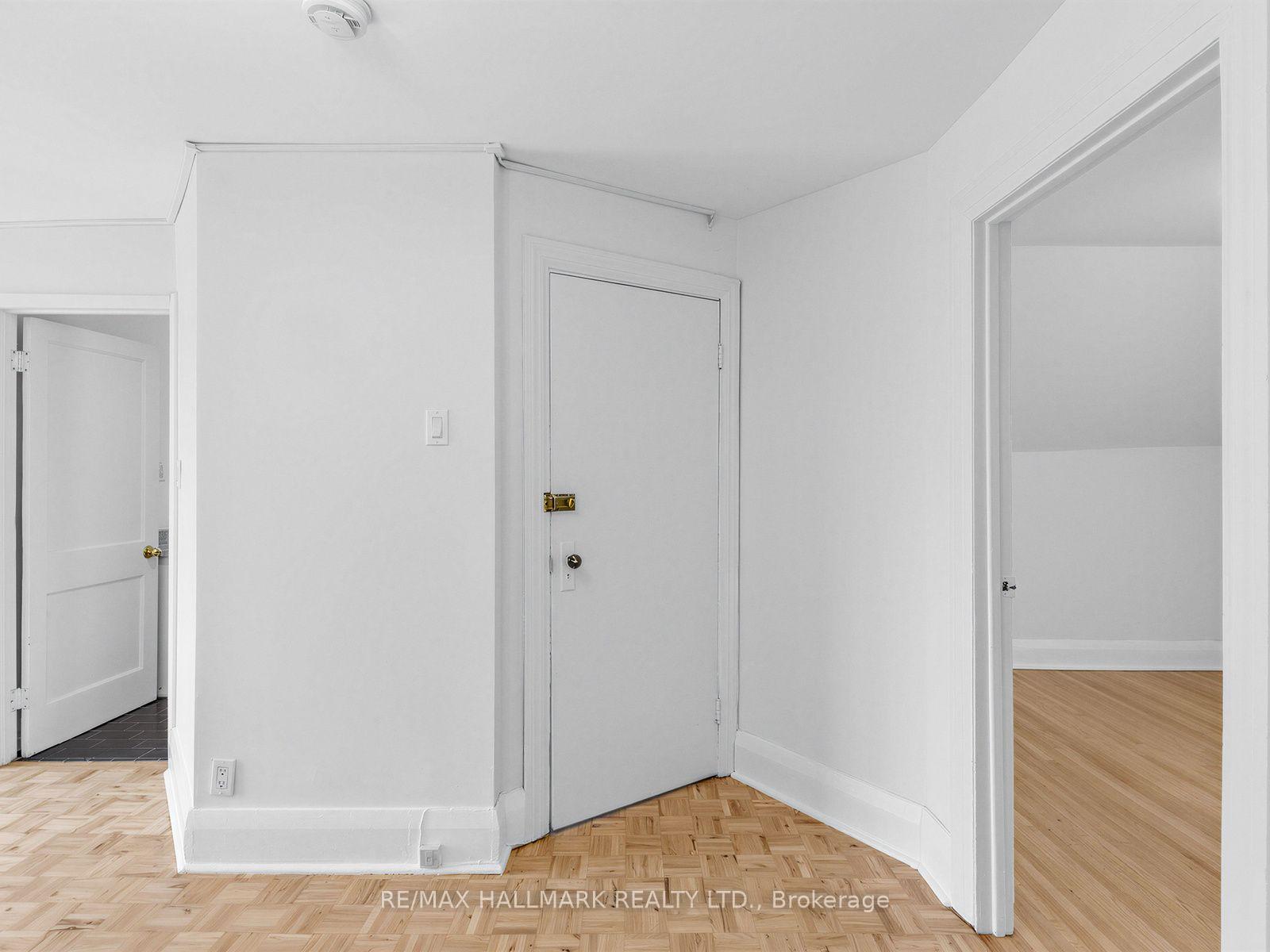 Photo 5 of Unit 3, 43 Highview Crescent, Toronto, Corso Italia-Davenport — HOMEH
