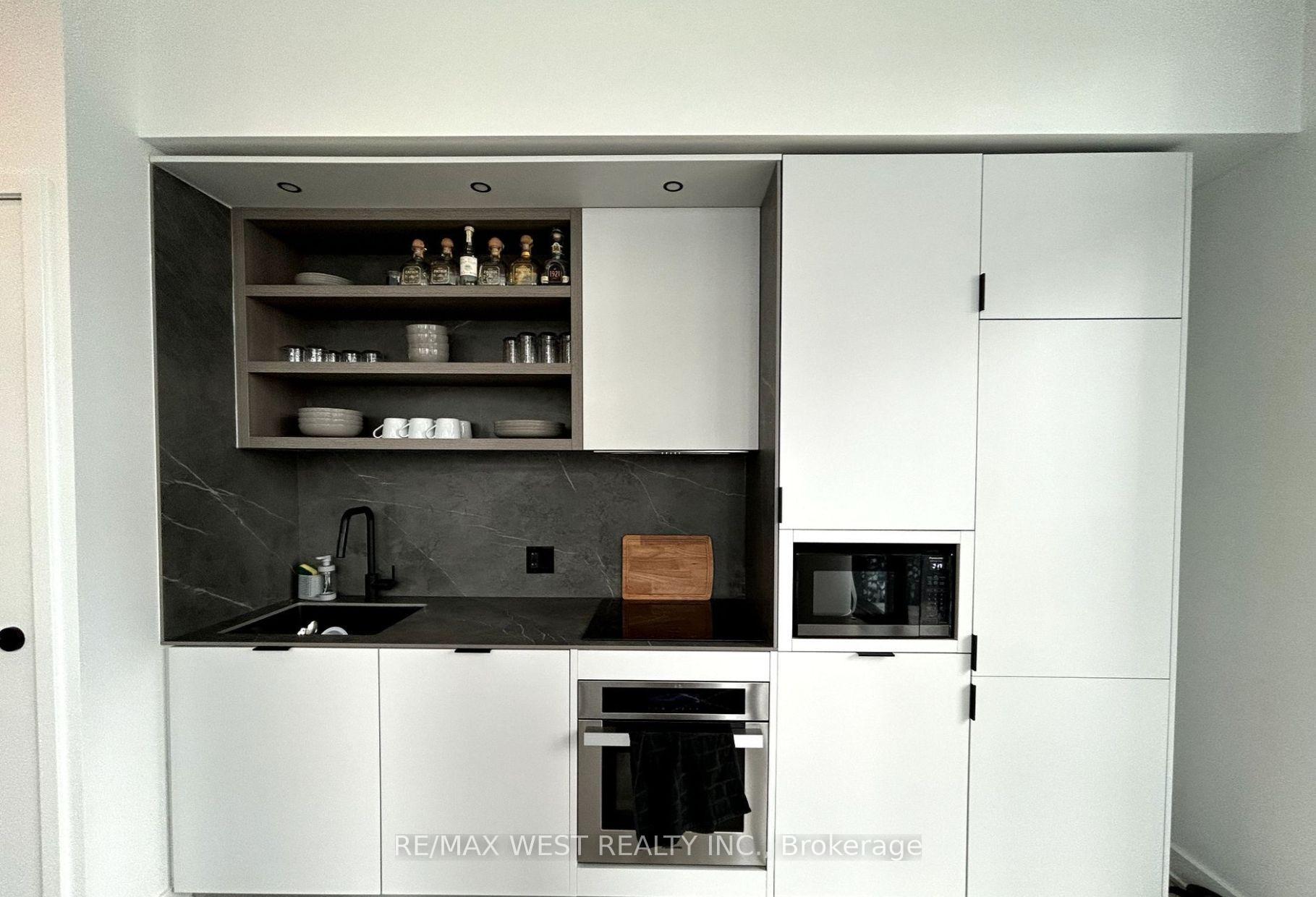 Photo 4 of Unit 2010, 55 Charles Street E, Toronto, Church-Yonge Corridor — HOMEH