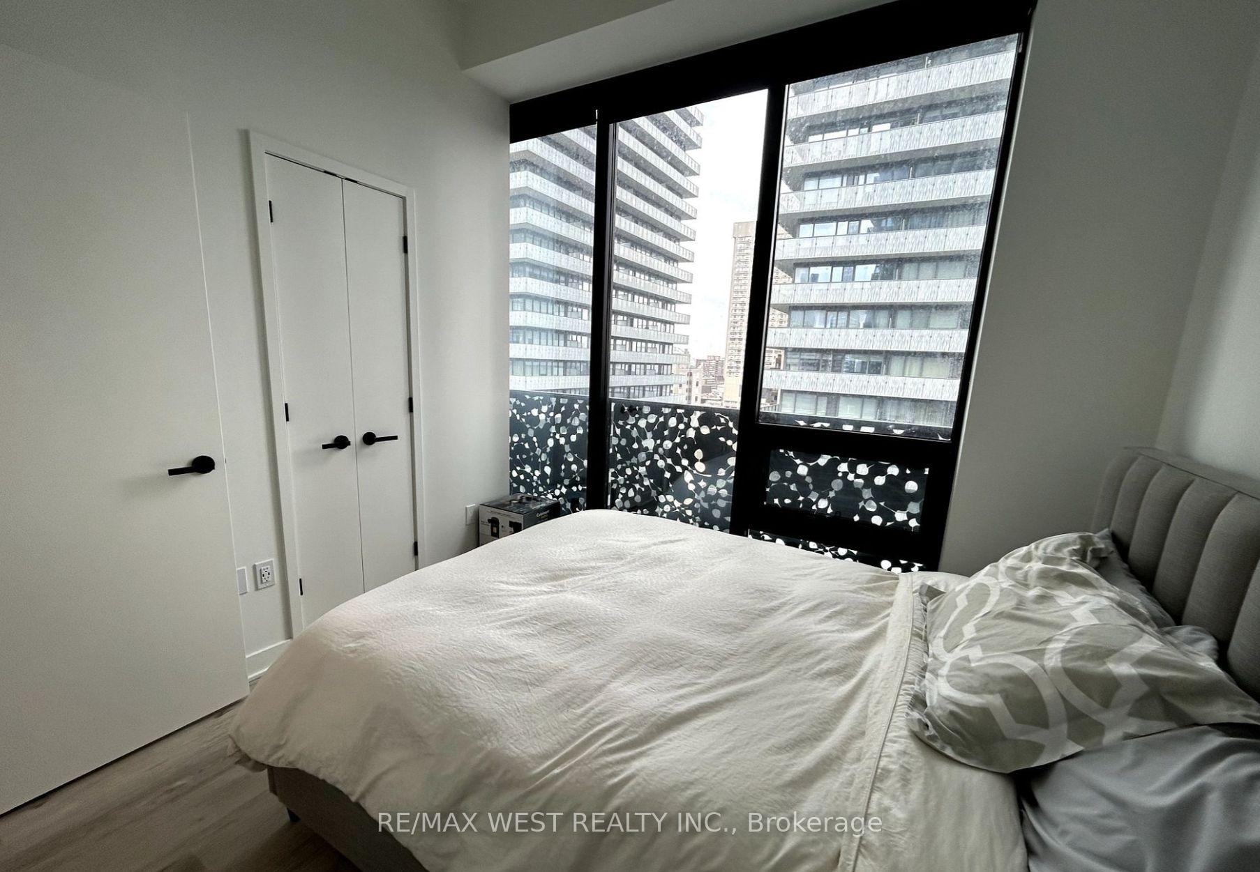 Photo 11 of Unit 2010, 55 Charles Street E, Toronto, Church-Yonge Corridor — HOMEH