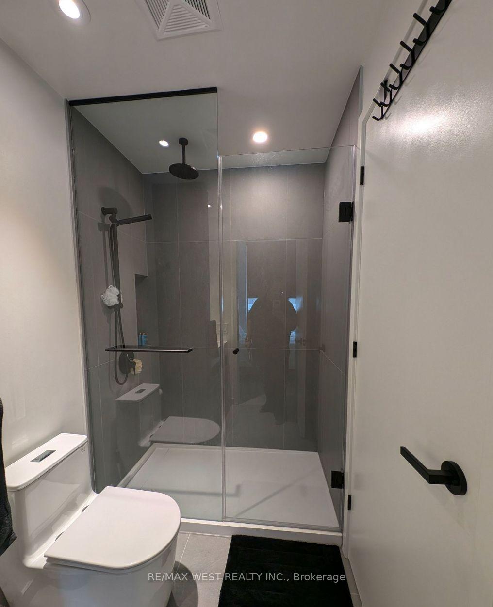 Photo 13 of Unit 2010, 55 Charles Street E, Toronto, Church-Yonge Corridor — HOMEH