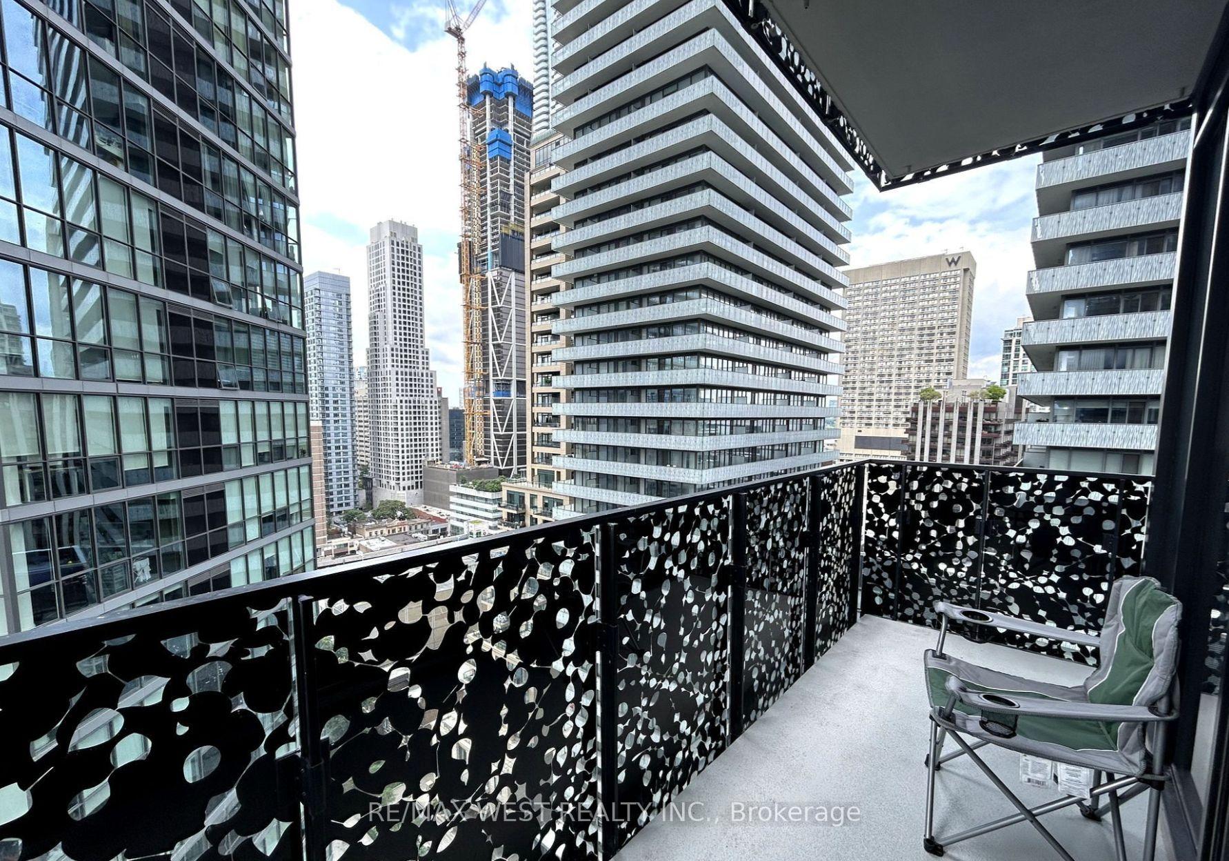 Photo 16 of Unit 2010, 55 Charles Street E, Toronto, Church-Yonge Corridor — HOMEH