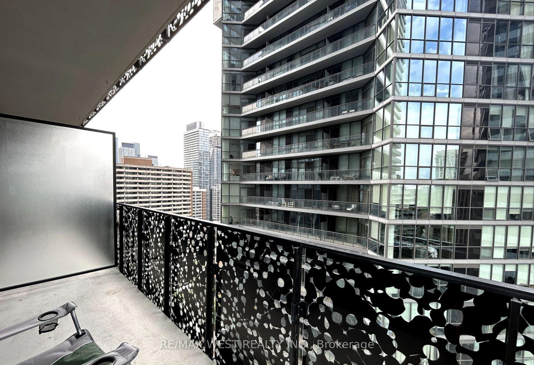 Photo 18 of Unit 2010, 55 Charles Street E, Toronto, Church-Yonge Corridor — HOMEH
