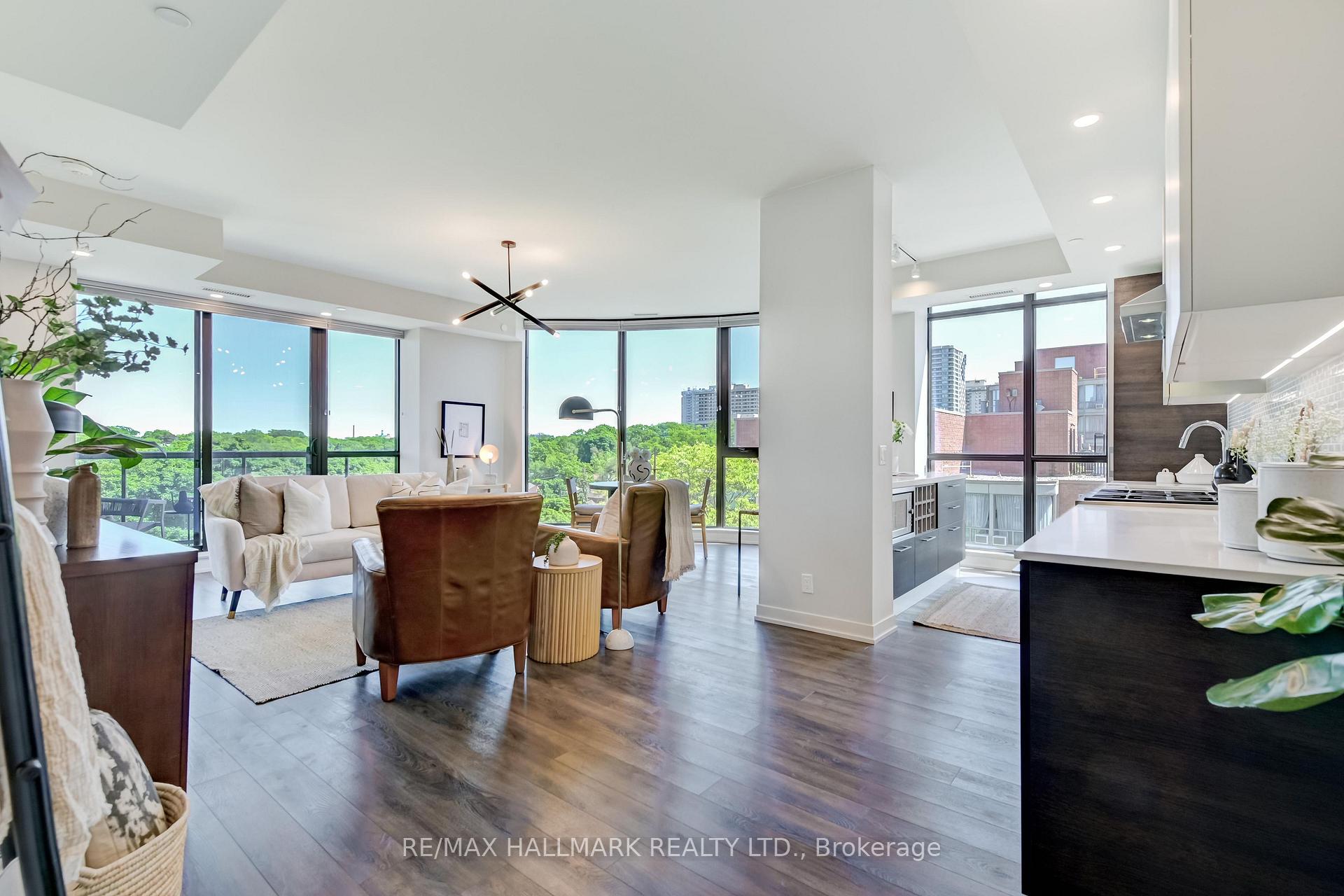 Front of Unit 402, 2118 Bloor Street W