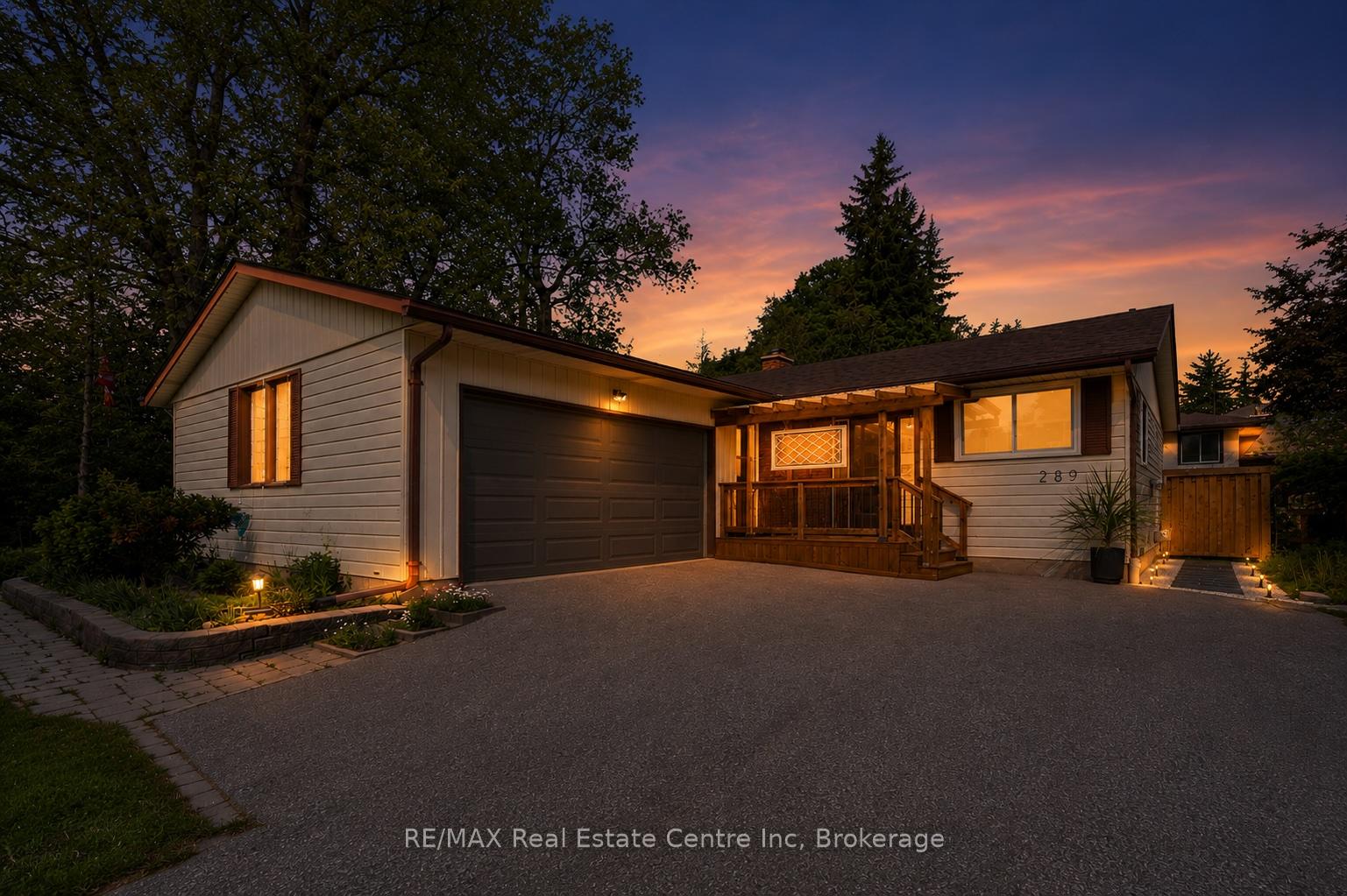 Photo 1 of 289 Garafraxa Street E, Centre Wellington, Fergus — HOMEH
