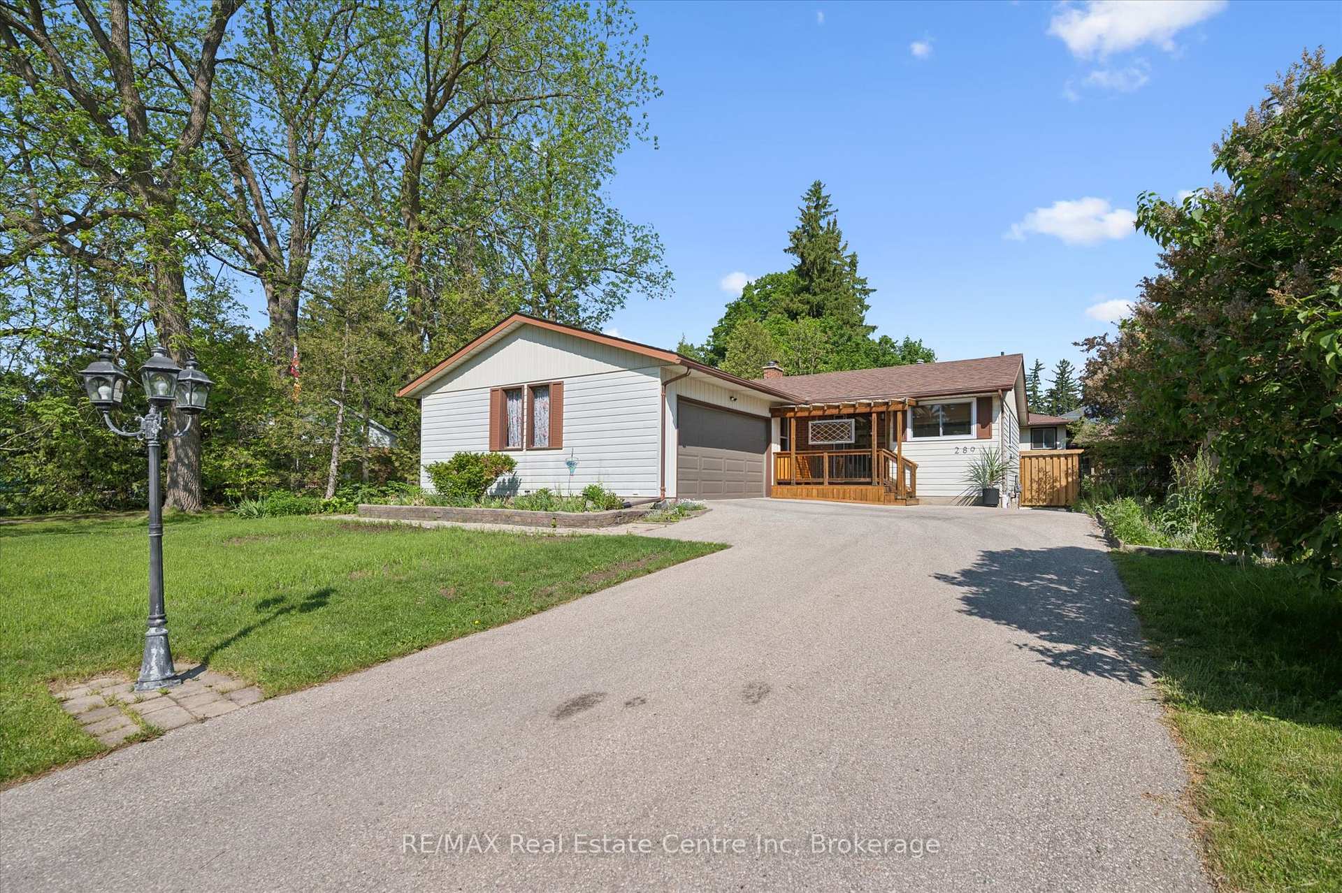 Photo 3 of 289 Garafraxa Street E, Centre Wellington, Fergus — HOMEH
