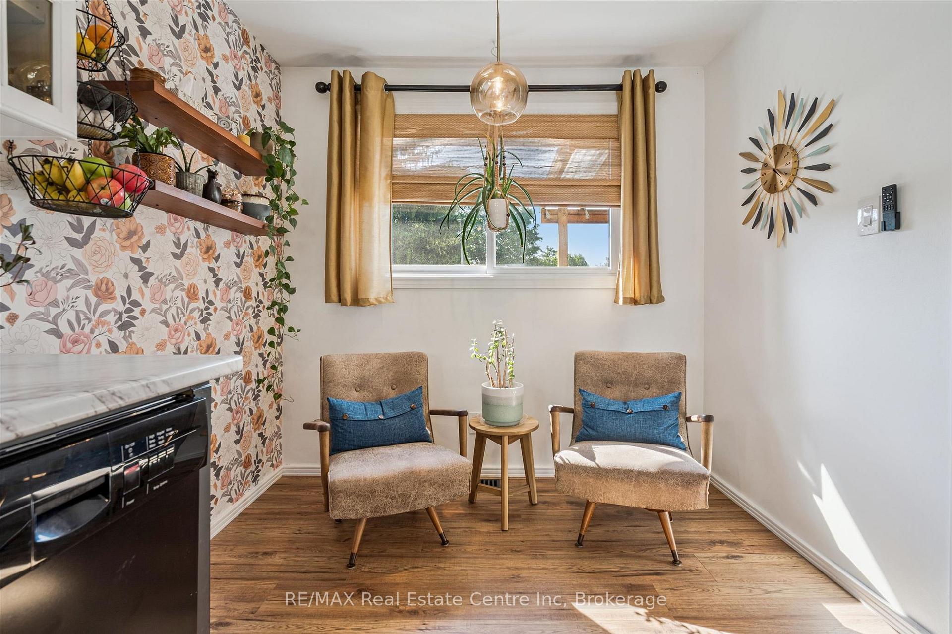 Photo 6 of 289 Garafraxa Street E, Centre Wellington, Fergus — HOMEH
