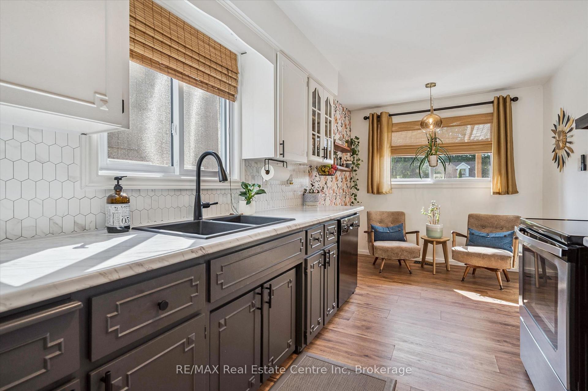Photo 9 of 289 Garafraxa Street E, Centre Wellington, Fergus — HOMEH