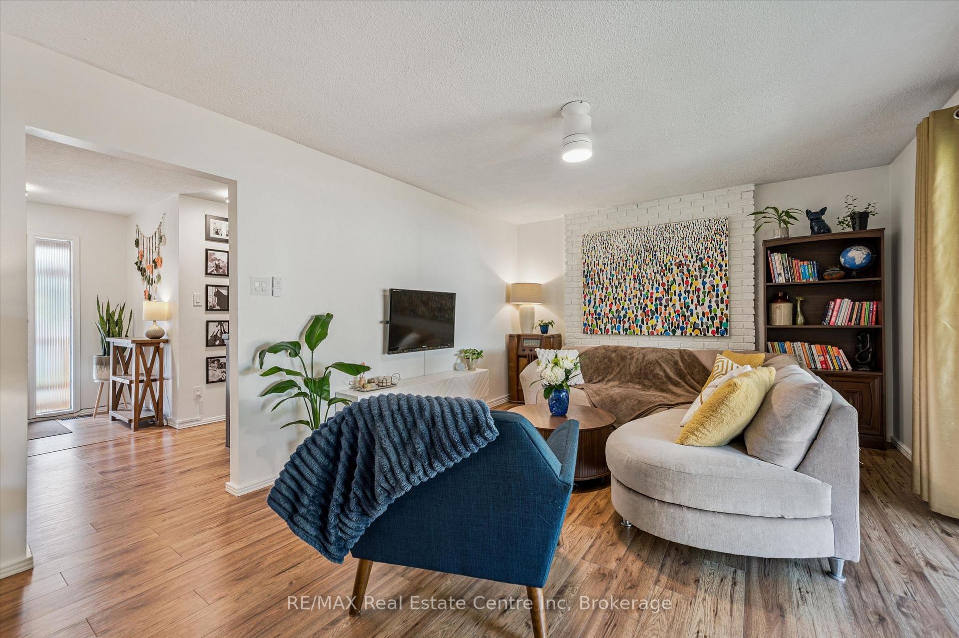 Photo 13 of 289 Garafraxa Street E, Centre Wellington, Fergus — HOMEH