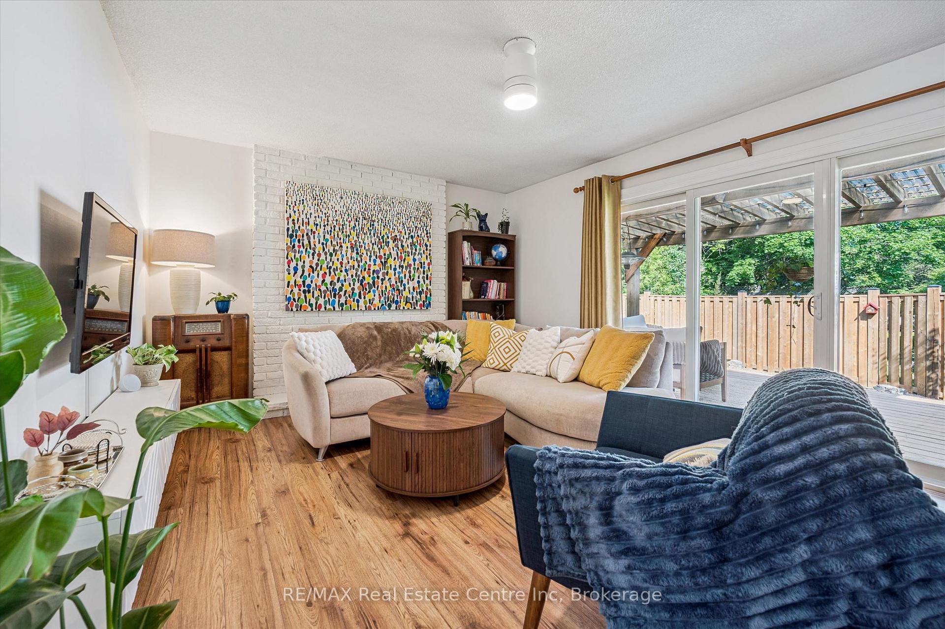 Photo 16 of 289 Garafraxa Street E, Centre Wellington, Fergus — HOMEH