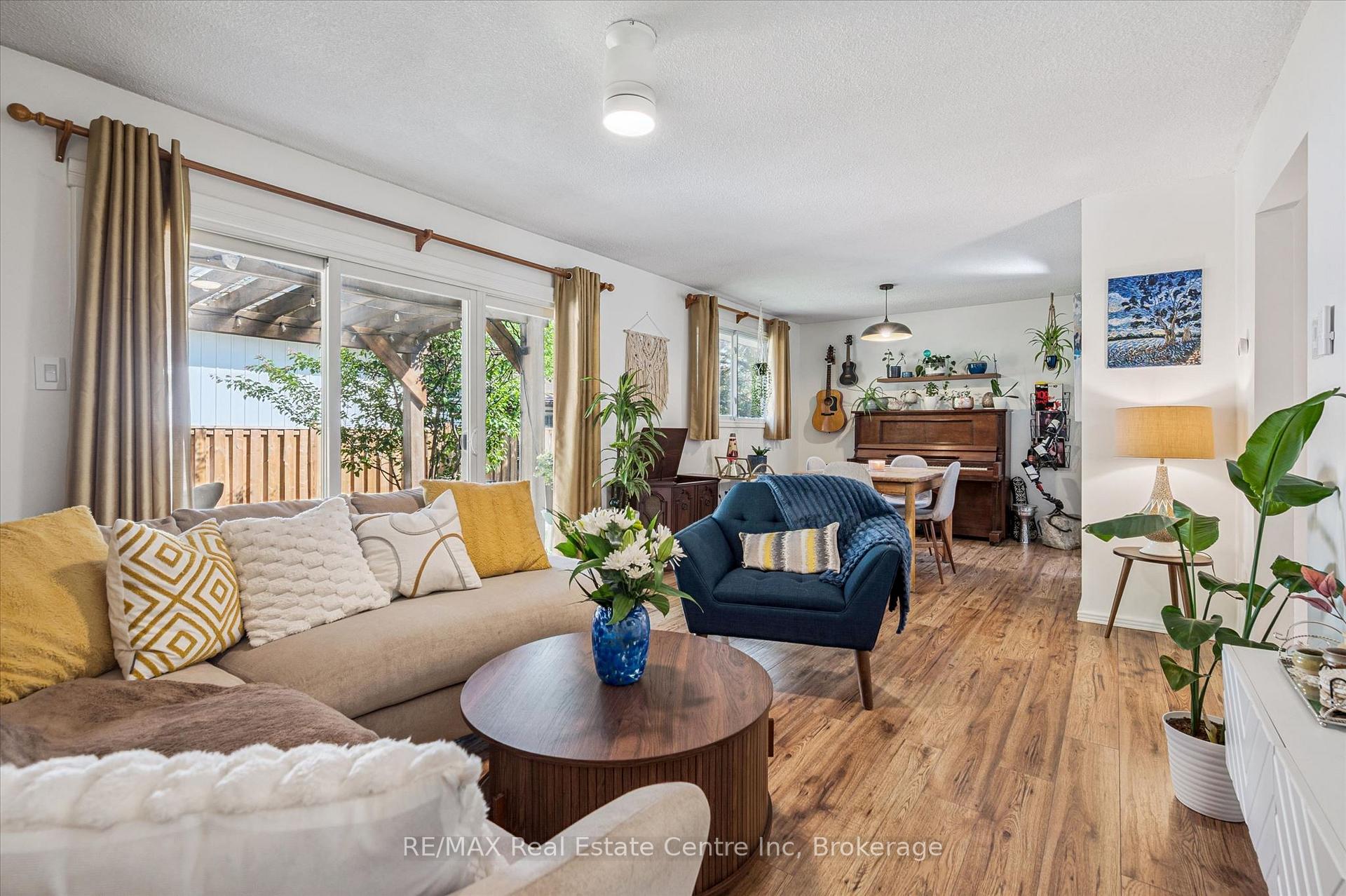 Photo 18 of 289 Garafraxa Street E, Centre Wellington, Fergus — HOMEH