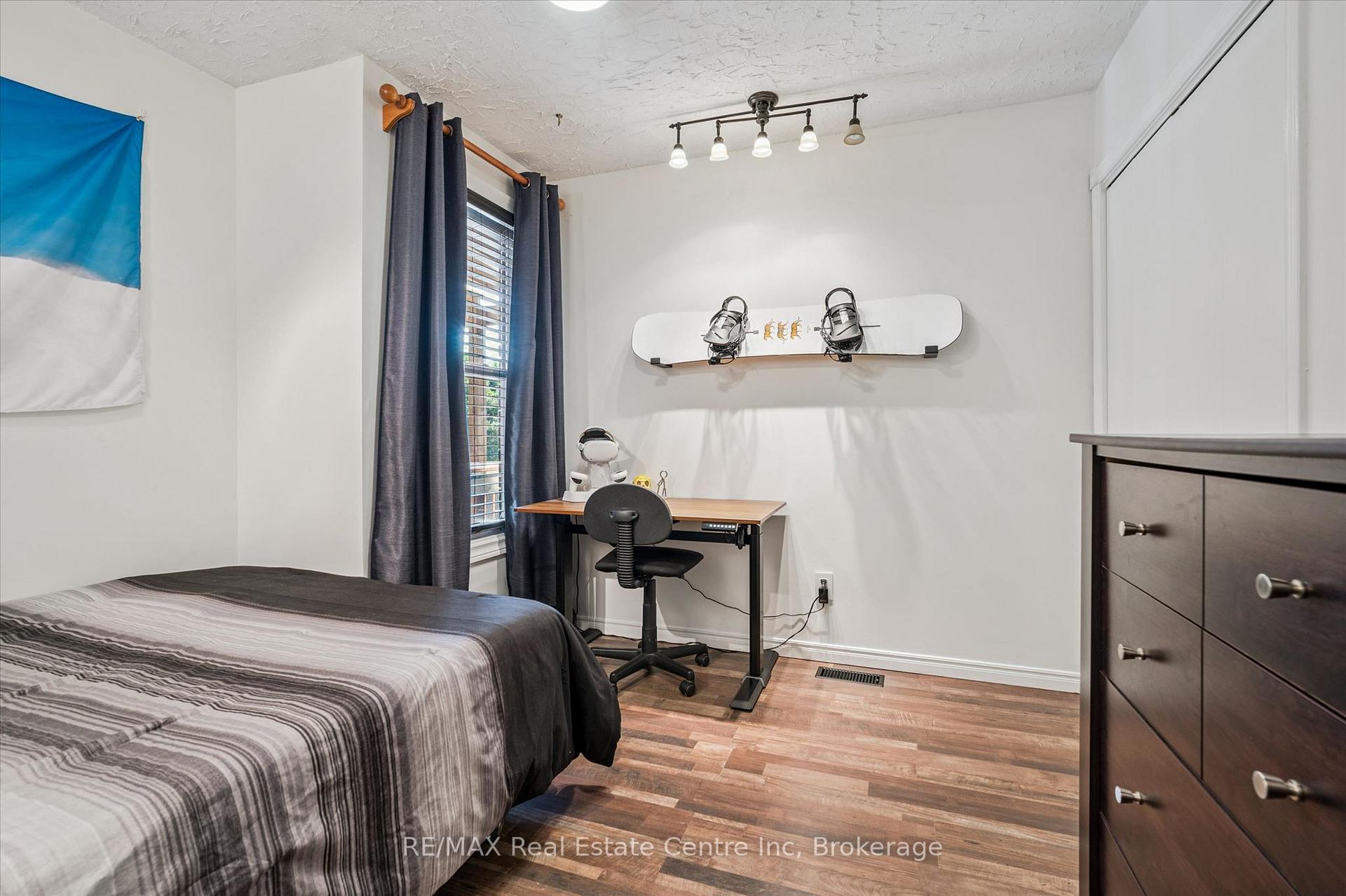 Photo 21 of 289 Garafraxa Street E, Centre Wellington, Fergus — HOMEH