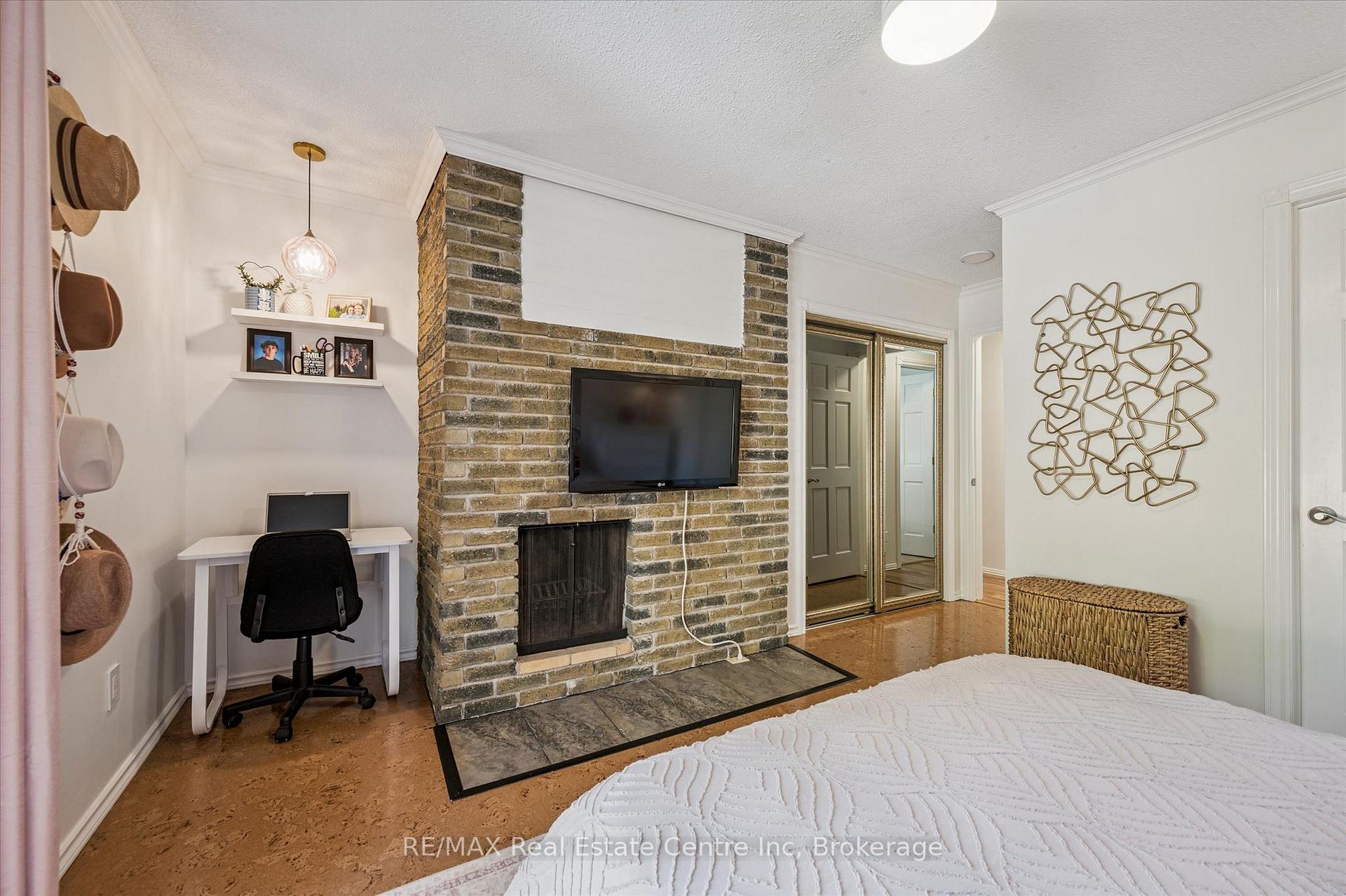 Photo 26 of 289 Garafraxa Street E, Centre Wellington, Fergus — HOMEH