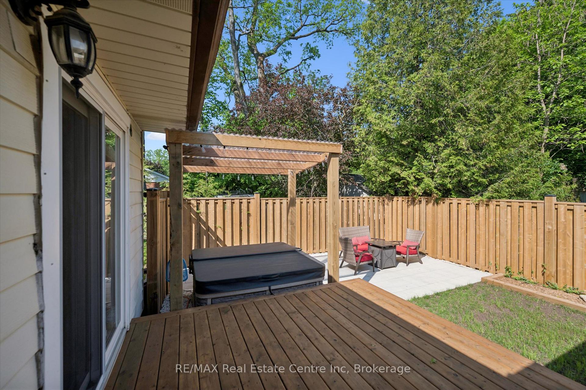 Photo 34 of 289 Garafraxa Street E, Centre Wellington, Fergus — HOMEH