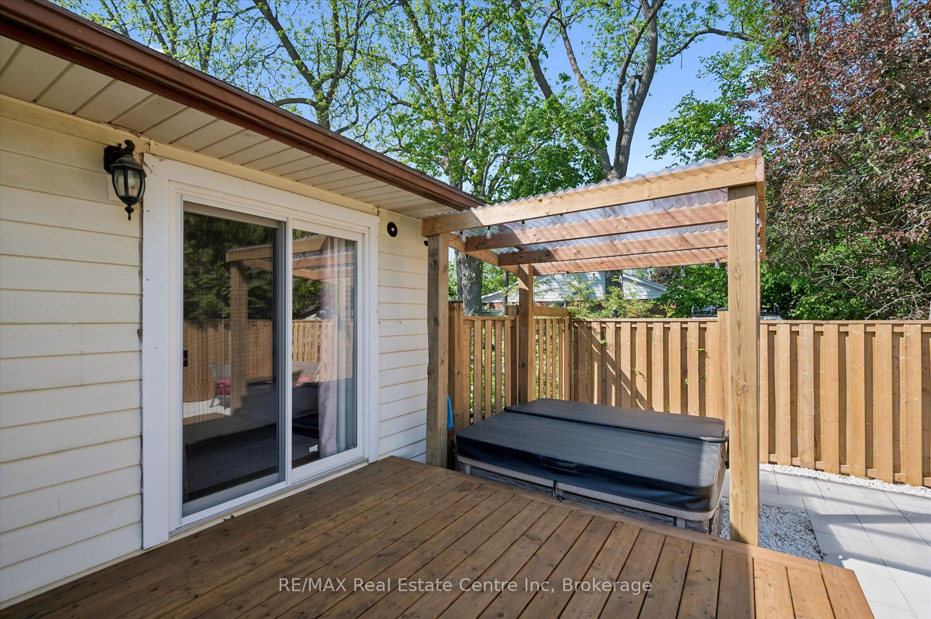 Photo 35 of 289 Garafraxa Street E, Centre Wellington, Fergus — HOMEH