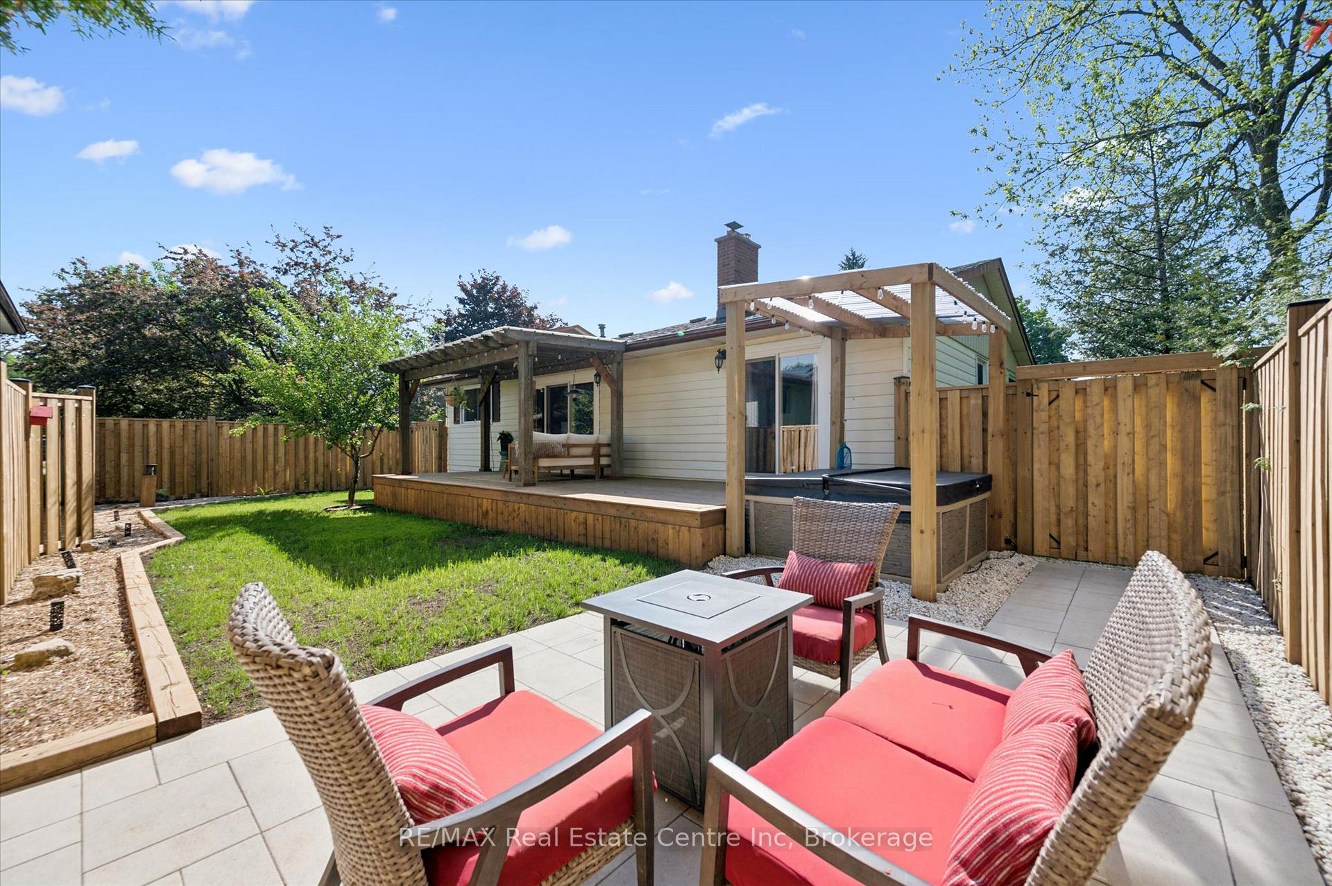 Photo 36 of 289 Garafraxa Street E, Centre Wellington, Fergus — HOMEH