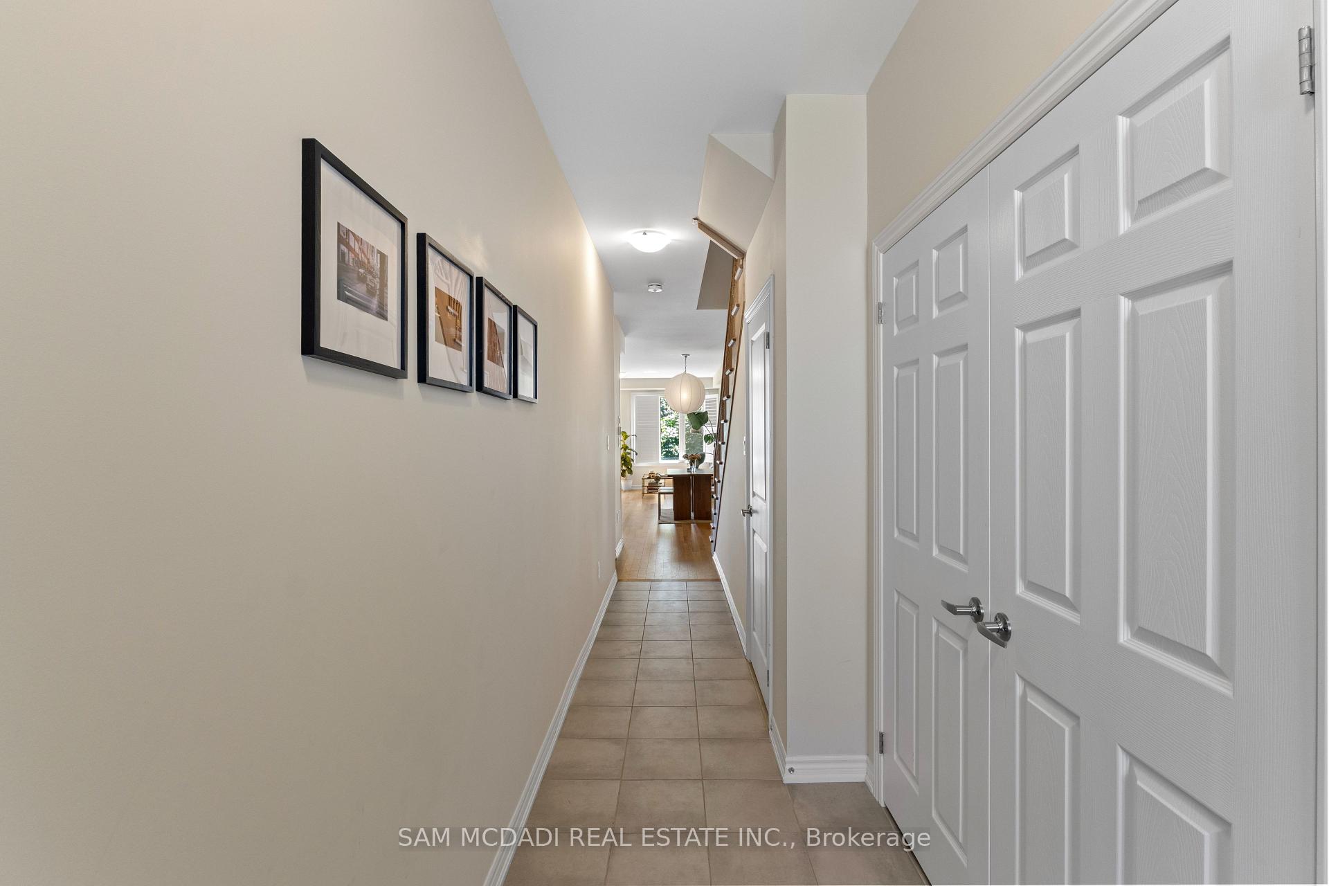 Photo 2 of 2076 Coppenwood Common, Burlington, Tyandaga — HOMEH