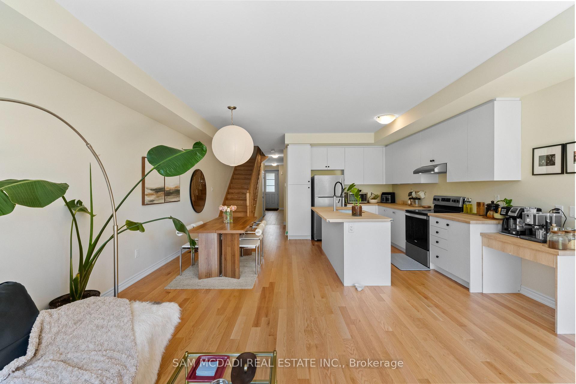 Photo 6 of 2076 Coppenwood Common, Burlington, Tyandaga — HOMEH