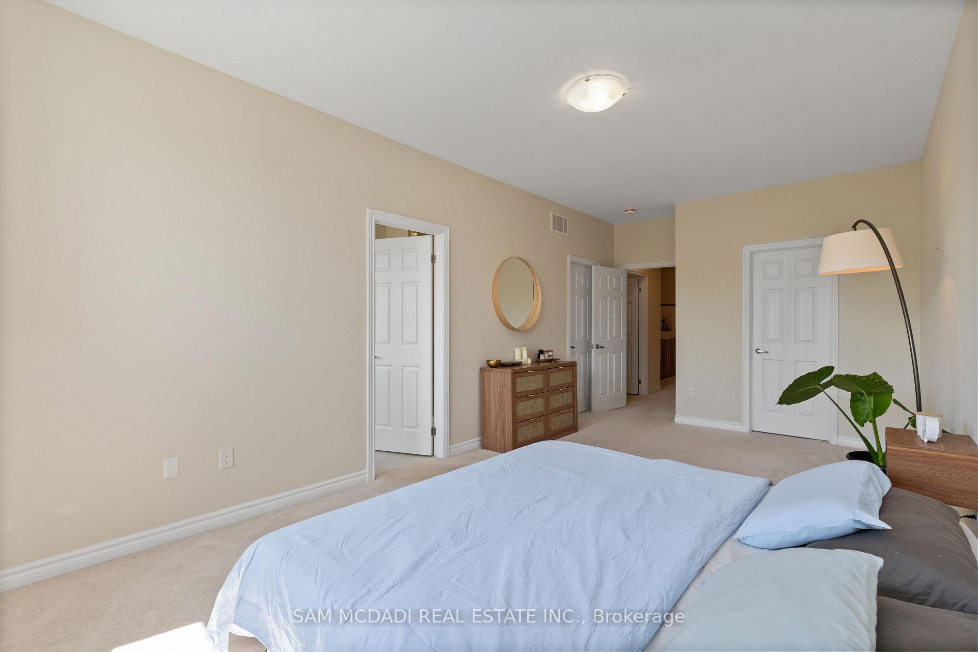 Photo 11 of 2076 Coppenwood Common, Burlington, Tyandaga — HOMEH