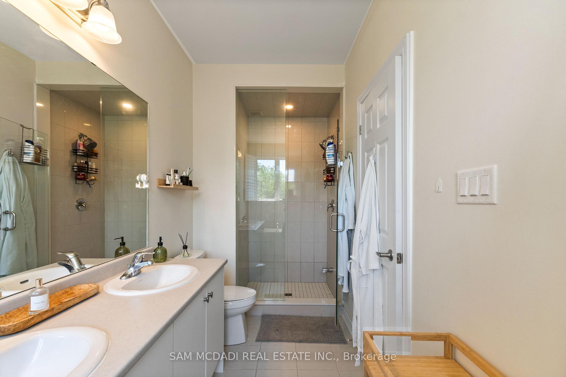 Photo 13 of 2076 Coppenwood Common, Burlington, Tyandaga — HOMEH