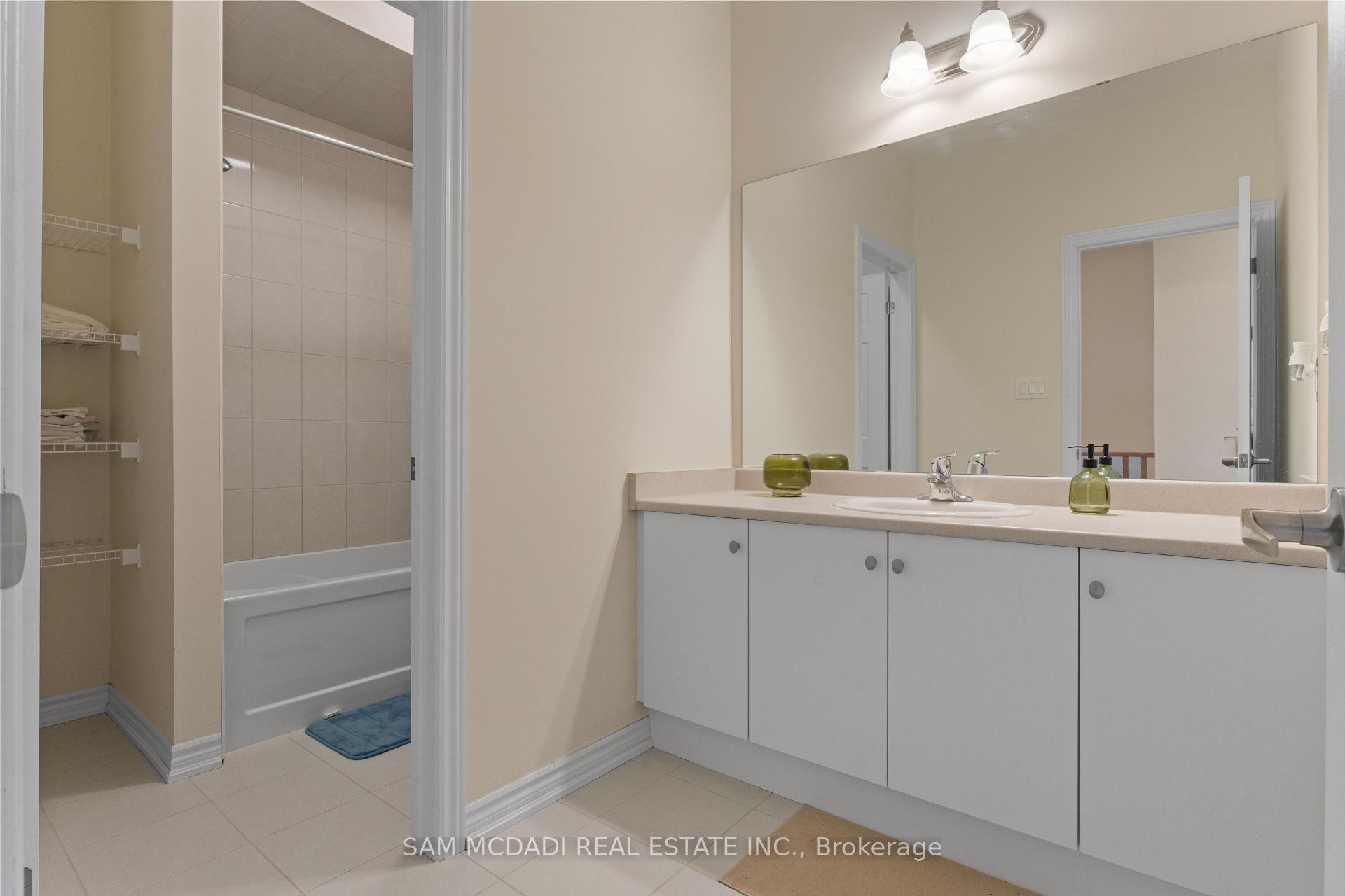 Photo 16 of 2076 Coppenwood Common, Burlington, Tyandaga — HOMEH