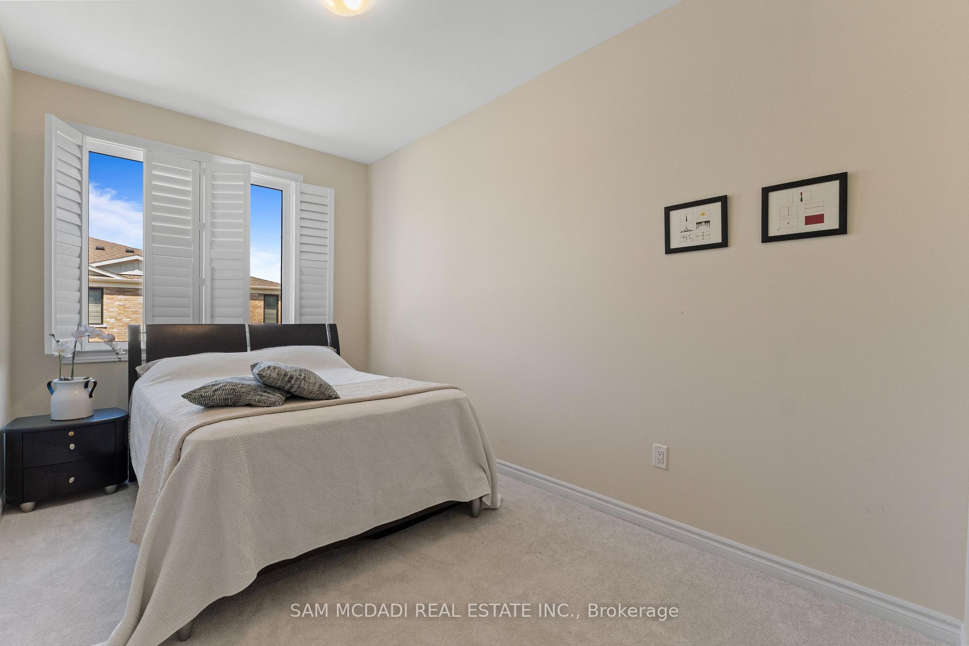 Photo 18 of 2076 Coppenwood Common, Burlington, Tyandaga — HOMEH