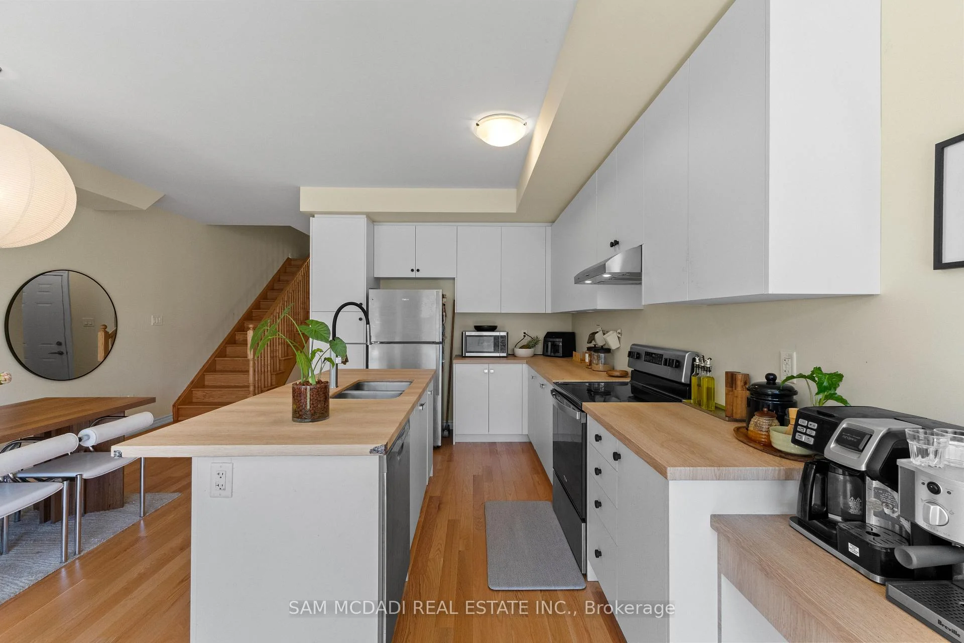 Photo 3 of 2076 Coppenwood Common, Burlington, Tyandaga — HOMEH
