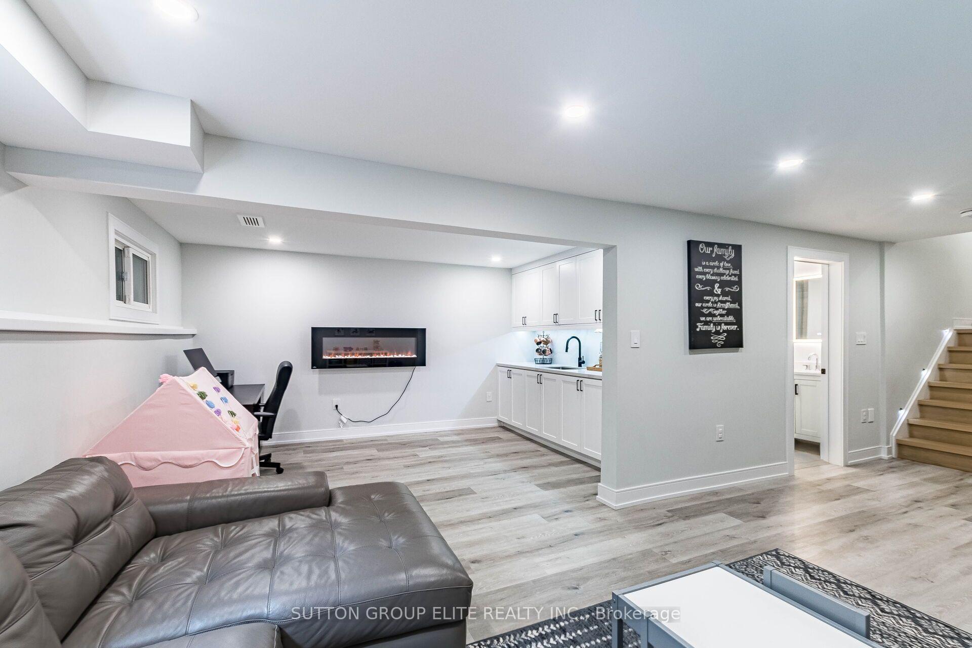 Photo 35 of 1009 Ibar Way, Mississauga, Lorne Park — HOMEH