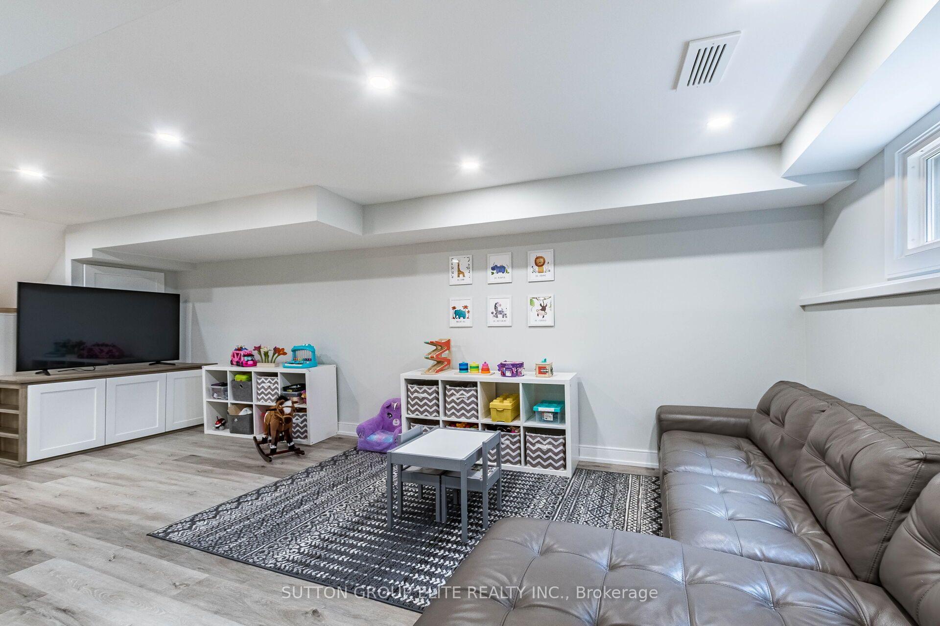 Photo 40 of 1009 Ibar Way, Mississauga, Lorne Park — HOMEH