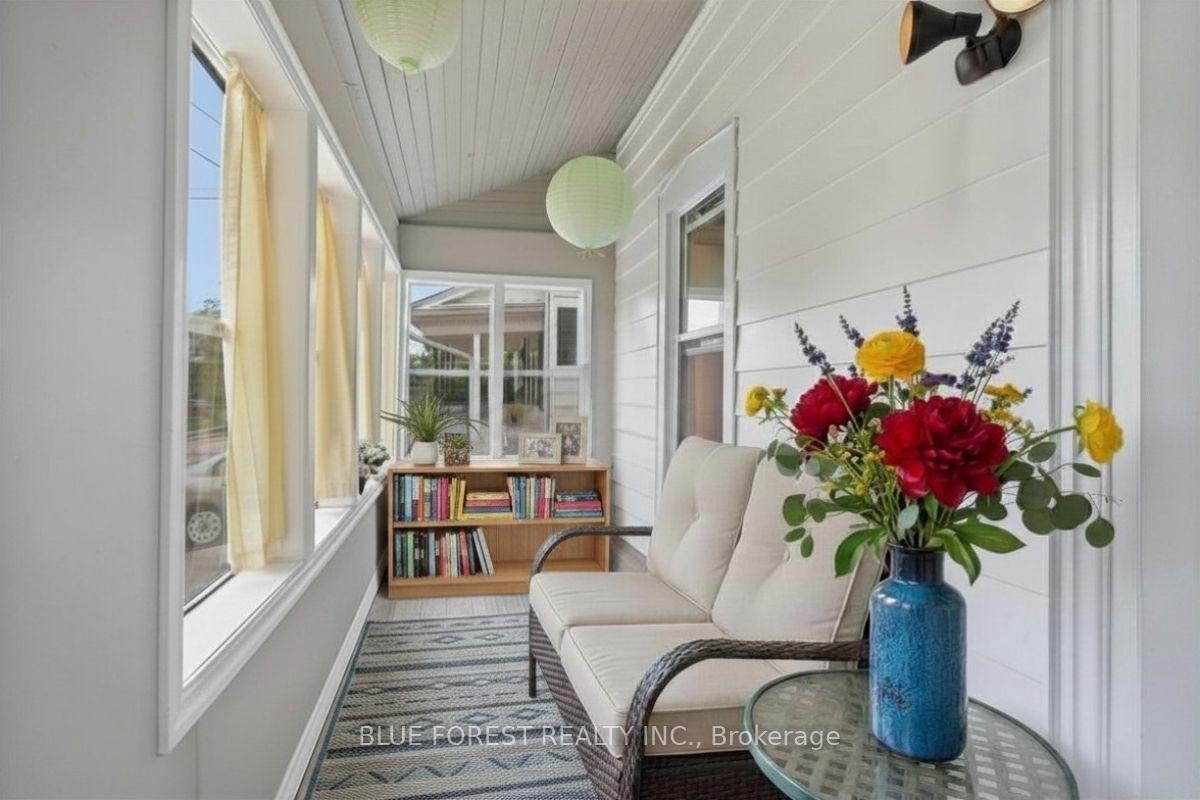 Photo 5 of 21 Isabel Street, St. Thomas — HOMEH