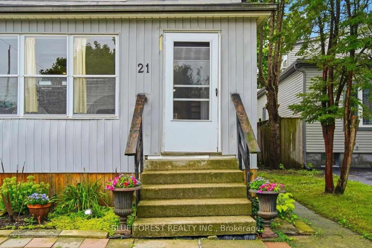 Photo 9 of 21 Isabel Street, St. Thomas — HOMEH