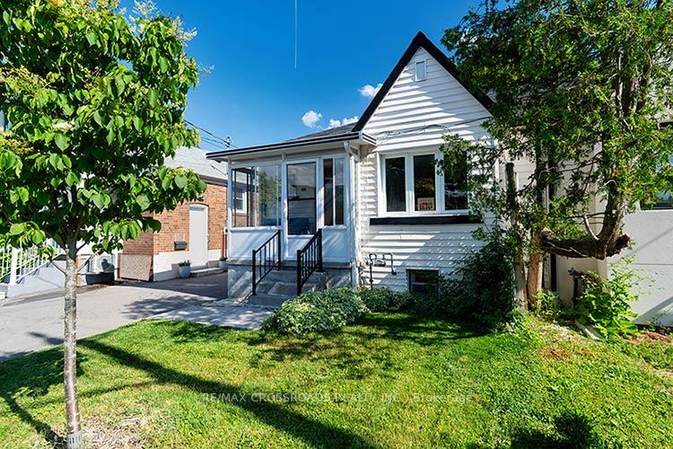 Photo 3 of 65 Manitoba Street, Etobicoke, Mimico — HOMEH