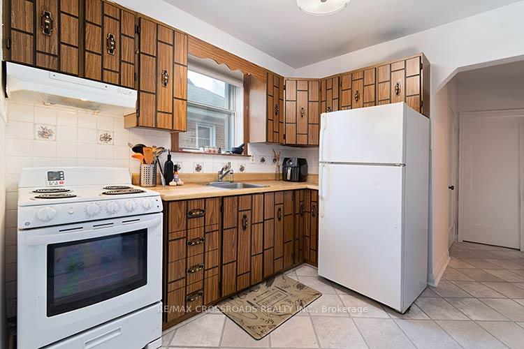 Photo 10 of 65 Manitoba Street, Etobicoke, Mimico — HOMEH