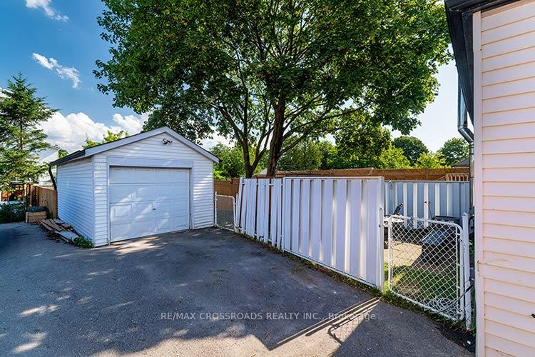Photo 39 of 65 Manitoba Street, Etobicoke, Mimico — HOMEH