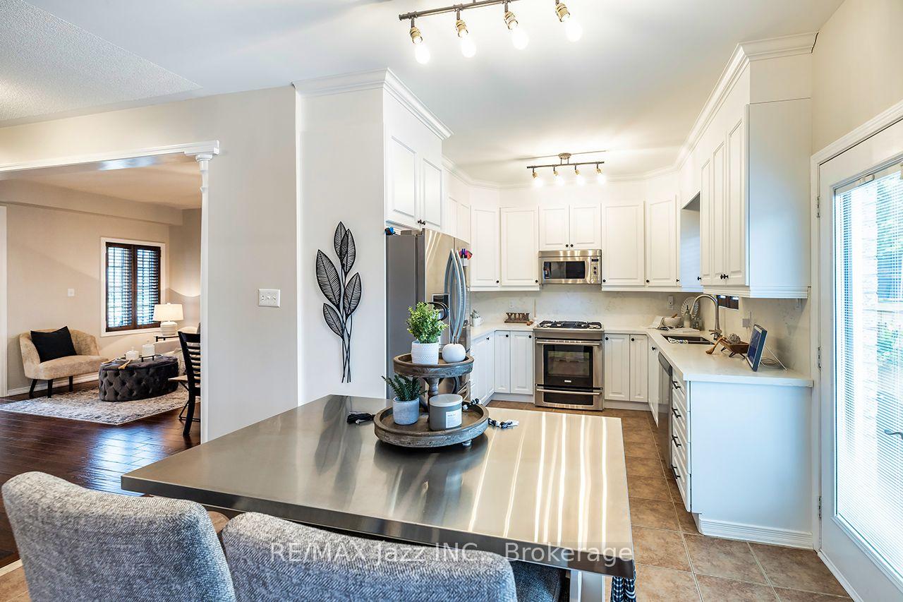 Photo 13 of 458 Longworth Avenue, Clarington, Bowmanville — HOMEH