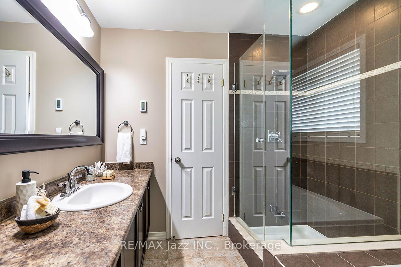 Photo 19 of 458 Longworth Avenue, Clarington, Bowmanville — HOMEH