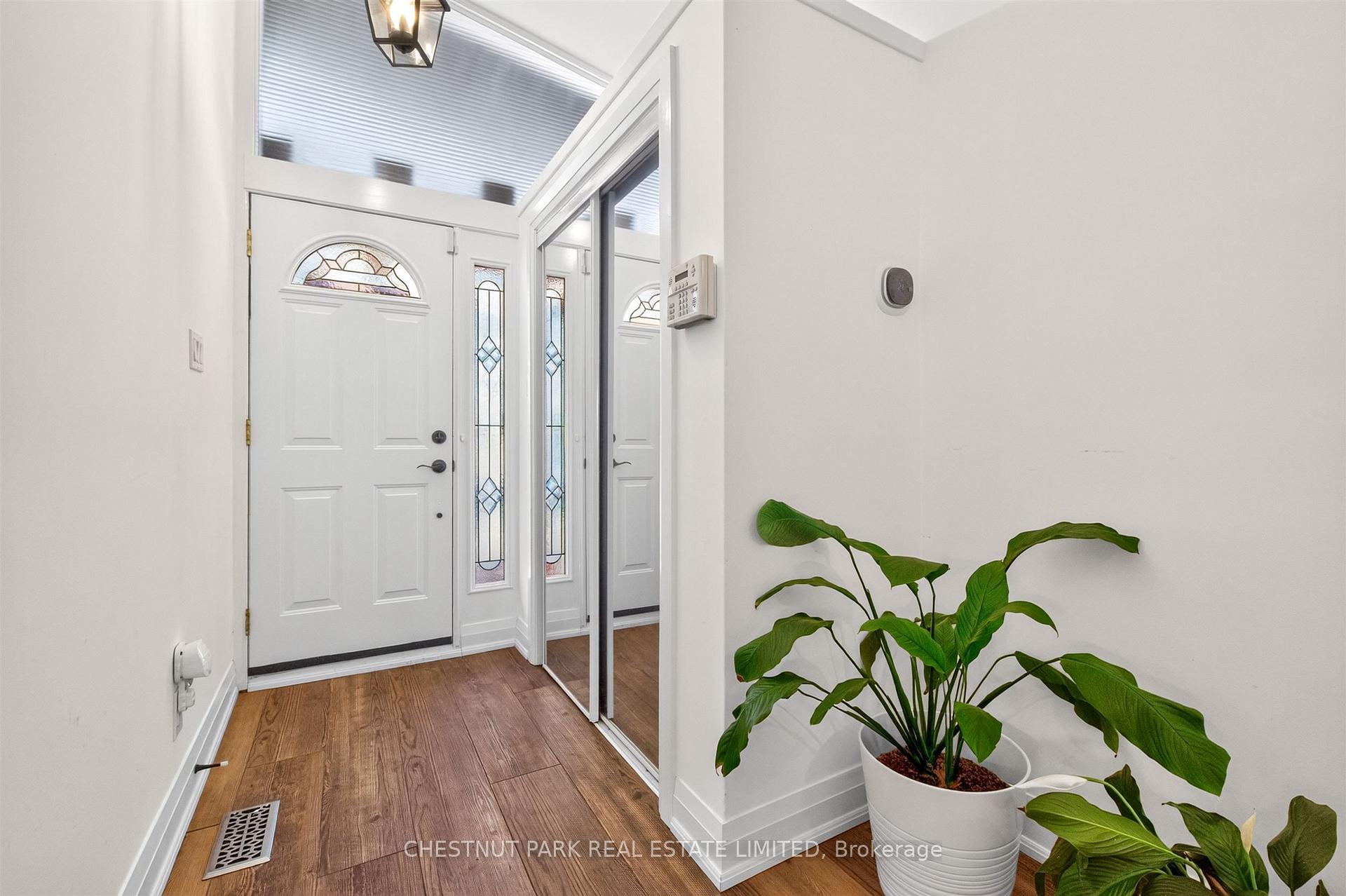 Photo 6 of 35 Birchard Street, Scarborough, Tam O'Shanter-Sullivan — HOMEH