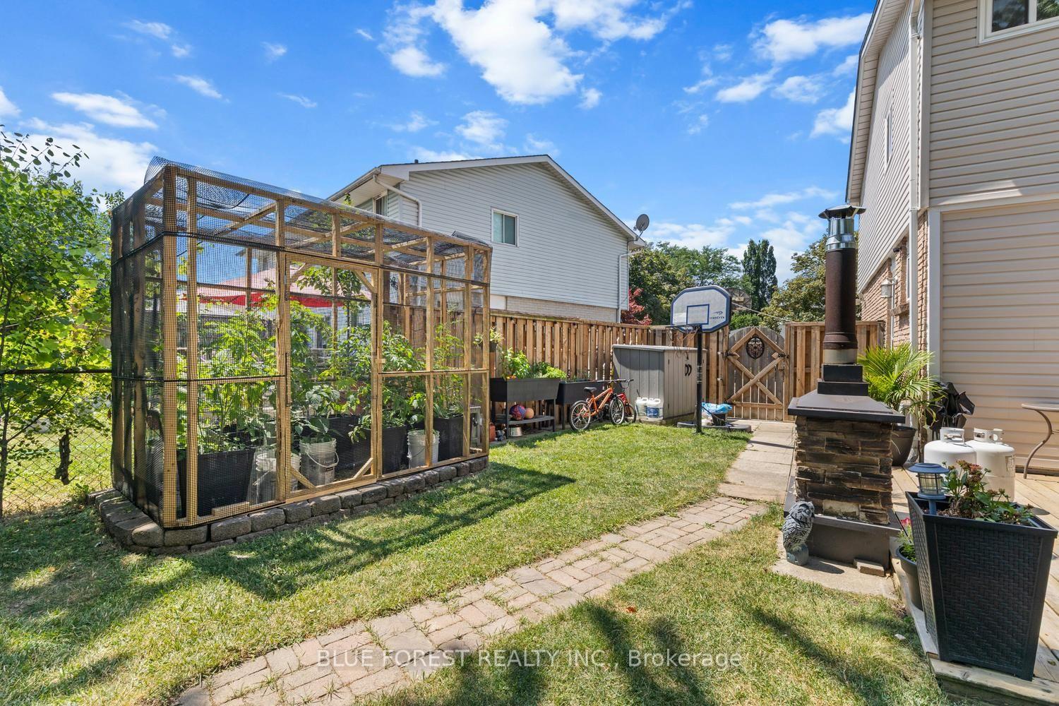 Photo 37 of 48 Rosamond Crescent, London, South X — HOMEH