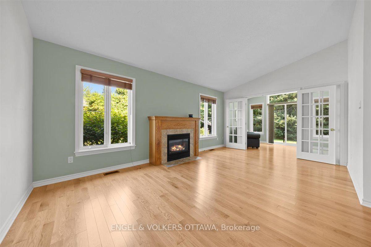 Photo 14 of 50 Nighthawk Crescent, Ottawa, Kanata - Bridlewood — HOMEH