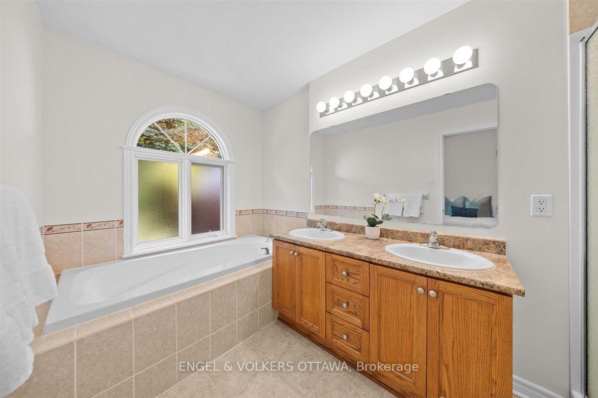 Photo 24 of 50 Nighthawk Crescent, Ottawa, Kanata - Bridlewood — HOMEH