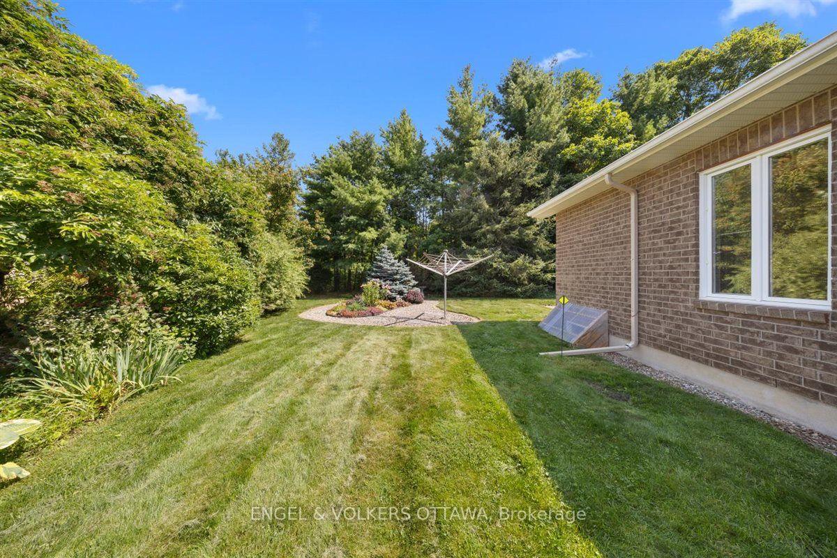 Photo 35 of 50 Nighthawk Crescent, Ottawa, Kanata - Bridlewood — HOMEH