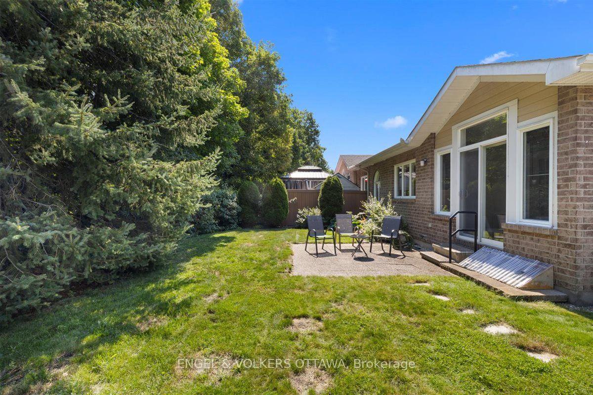 Photo 36 of 50 Nighthawk Crescent, Ottawa, Kanata - Bridlewood — HOMEH