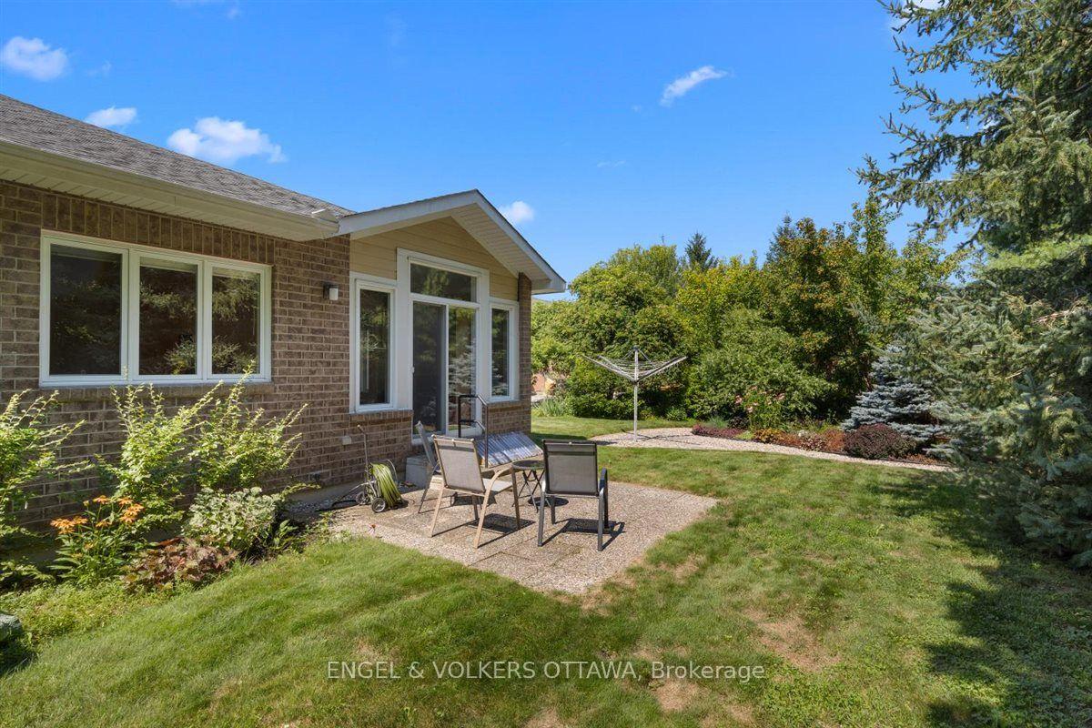 Photo 37 of 50 Nighthawk Crescent, Ottawa, Kanata - Bridlewood — HOMEH