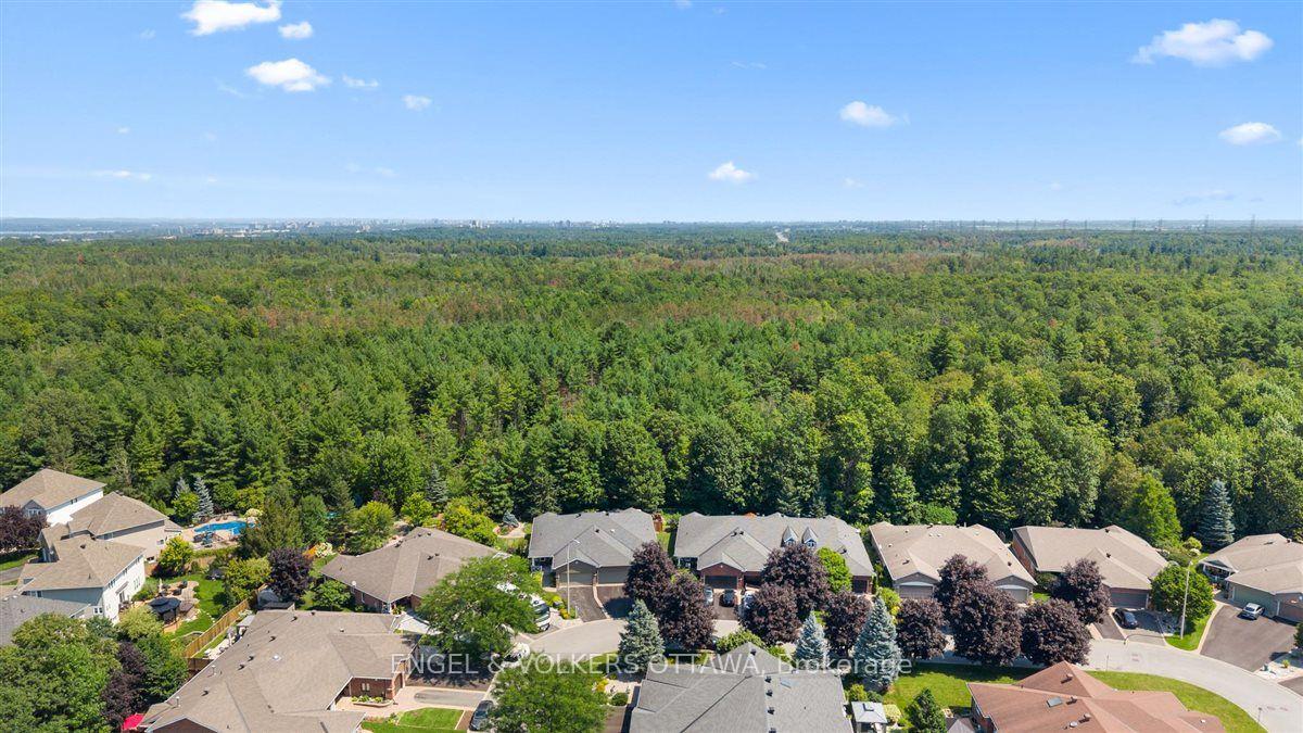 Photo 40 of 50 Nighthawk Crescent, Ottawa, Kanata - Bridlewood — HOMEH