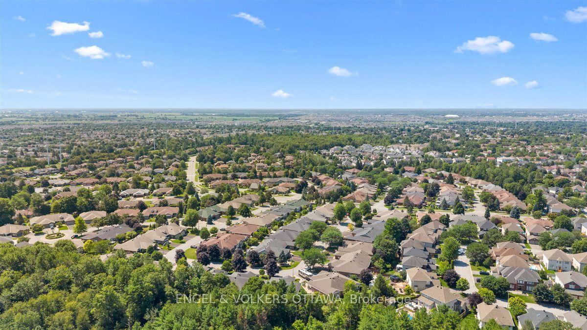 Photo 42 of 50 Nighthawk Crescent, Ottawa, Kanata - Bridlewood — HOMEH