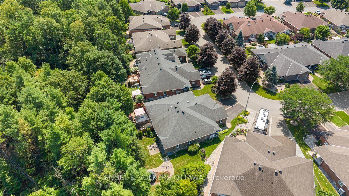 Photo 43 of 50 Nighthawk Crescent, Ottawa, Kanata - Bridlewood — HOMEH